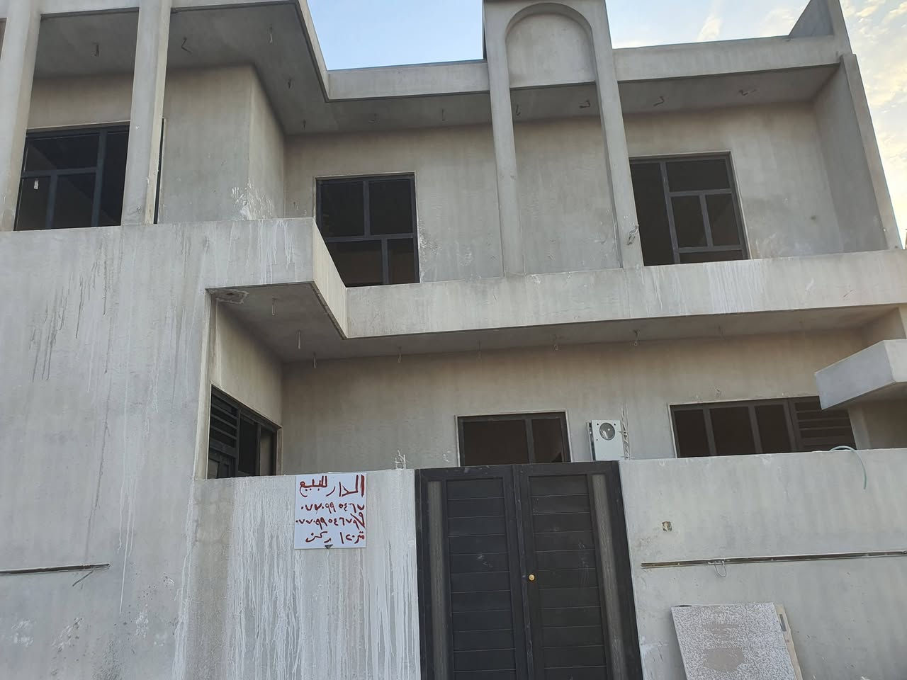 سلام عليك بيت ركن
مساحه 120ركن واجهيه 12نزال 10

4غرف نوم ستقبال مطبخ هوول صحيات فوك وجوه باقي شغل قليل تستلم مفتاح عنوان حي بدر بداية شارع المزارع السعر 75وبي مجال للاستفسار اتصل رقم صاحب البيت ***********
