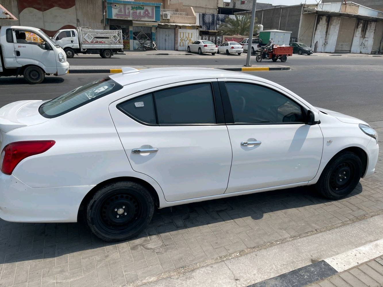🚘✨ للبيع — نيسان صني 2024
رقم بغداد اقساط استقطاع مباشر على الماستر كارد 

🔹 معلومات السيارة:
• الماركة: نيسان
• الموديل: صني
• سنة الصنع: 2024
• اللون: أبيض 🤍
• الممشى: [33000]
• الحالة: [كفاله عامه شرط السونار]

🔹 المواصفات والتجهيزات:
• [دوشمه عامه ارضيه وكشنات وصندوك]
• [شاشة]
• [كاميرا خلفية]
• [بلوتوث]
• [منضومة زنون نهار شرط]
✨ السيارة نظيفة ، وجاهزه 
📍 الموقع: البصرة
💰 السعر: [115] بيها مجال قليل 
📞 للتواصل: [***********]

‼️وإذا اكوو مراوس عادي حسب القناعه

بعد روحي ليشوف سعرها هواي الله يرزقه باحسن منها وارخص