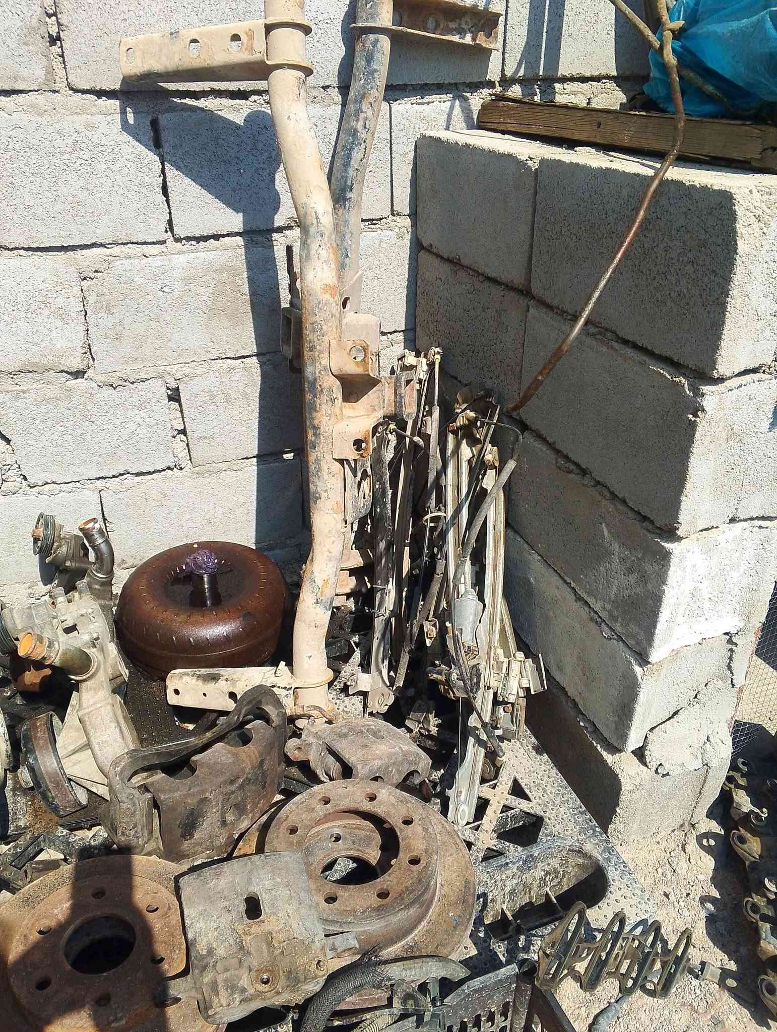 قطع غيار يوجد مكائن 5300 اكسل 6 برغي

