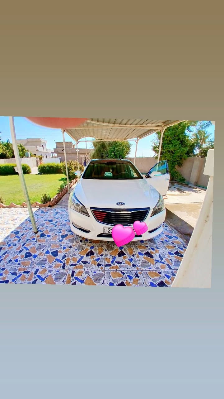 السلام عليكم كيه كادنزا ٢٠١٢ خليجي رقم سليمانيه بسمي السياره جاهزه من كلشي محرك كير صدر تخم تاير جديد تبريد ثلج ❄️ الضرر فقط جاملق السكن المامي وبيها شخط كد شبر فقط وصلحته عل بارد  والباقي كفاله مكاني صلاح الدين  السعر 125 وبيها مجال بصيط ***********
