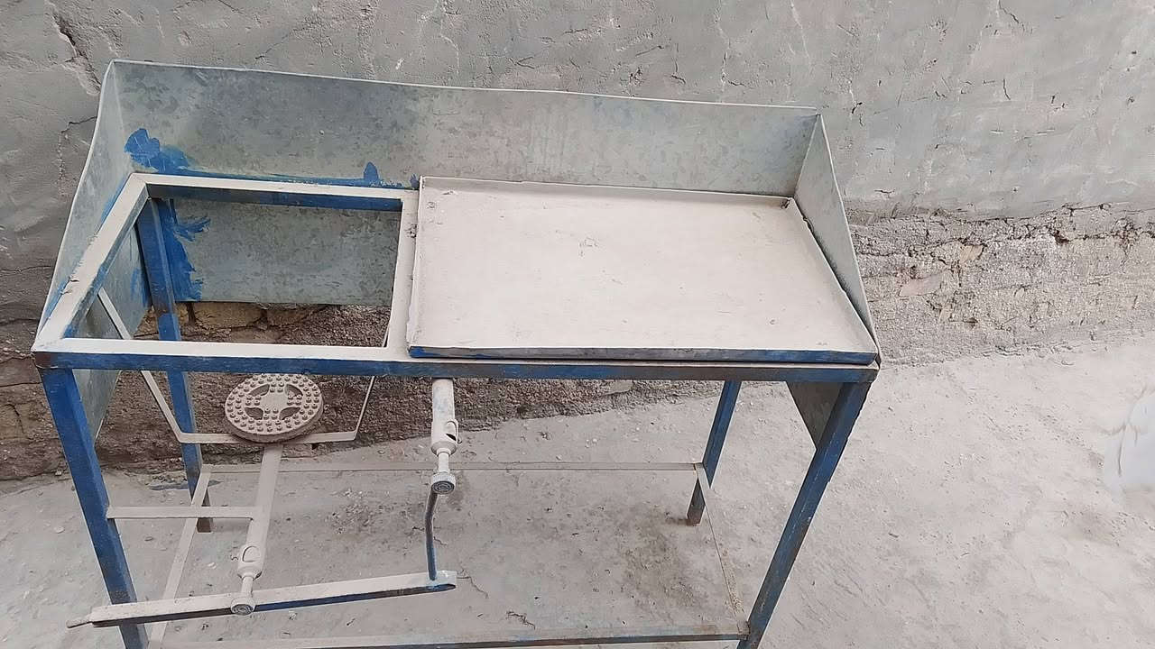 طباخ كافتريا مال بركر وفلافل أخذته جديد وتركته مااستخدمته سعر 85وبي مجال ***********
