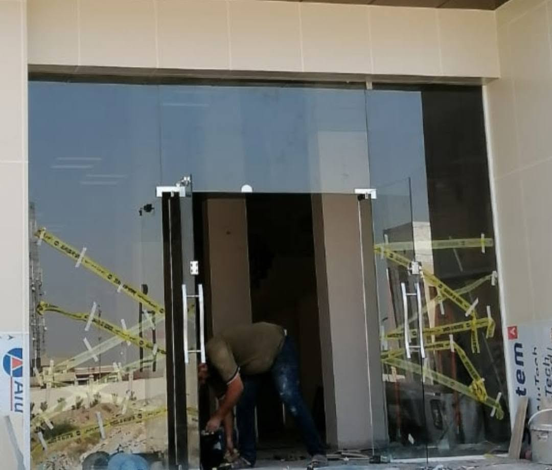 السلام عليكم.. على بركه الله تم تحويل محل الجامجي ابو عبد الرحمن من موقعه القديم قرب صيرفة السبيل الى موقعه الجديد نهاية السايدين مقابيل معرض الداود للسيارات  يقع بالضبط ركن الطريق المؤدي الى بناية ناحية الزاب ومستعدون لعمل كافة انواع الزجاج والمرايا وكذلك جام خانه زجاج(10ملم) لكافة المحلات مع جام دبل عادي واسود  مع نيكل ونقشه  وجام سلايت للابواب والشبابيك  وعمل جام (10ملم) اسود للجلسات الخارجية مع سلايت واي استفسار الاتصال بالارقام التالية وحي الله الجميع***********
***********
الاسعار كالتالي: 
جام عادي6500المتر
جام مشجر عادي6500المتر
اسود 4ملم 10000المتر
ذهبي نقشه متعددة10000المتر
مرايا بقلاوة11000المتر
بقلاوة اسود18000المتر
مرايا11500المتر
دبل جام عادي 18000المتر 
دبل جام اسودمع عادي20000المتر
نقشه متعددة للدبل جام 3000الاف الواحدة
نيكل 4000المتر
جام خانه للمحلات زجاجية 10 ملم20دولار للمتر
اطار مرايا5300المتر
معجون 1250 الكيلو@
