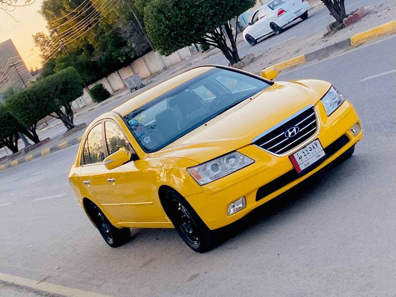 سلام عليكم للبيع هونداي سوناتا مديل 2008وارد امريكي حادث باب خلفي فقط والباقي كفاله عامه من كلشي مصفره هيئه وقرامات سياره كله اليبل واحد تخم تاير تبريد حداديه كله مكفوله مكينه وكير مكفولات رقم بغداد سياره جديده وجاهزه من كلشي السعر 78الستفسار عله رقم ***********مكان سياره كربلاء،،
