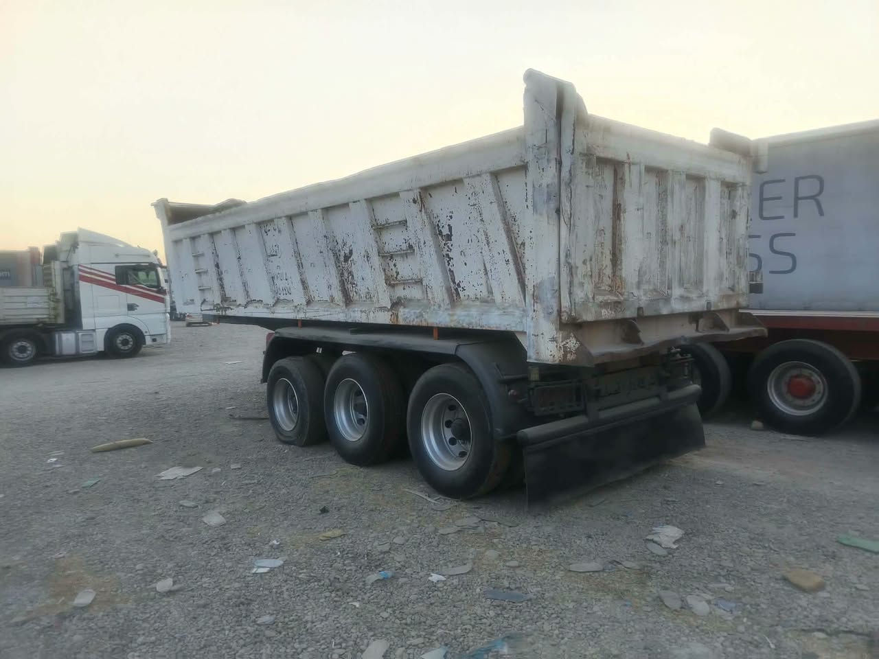 السلام عليكم ورحمه الله وبركاته 
 عربانة للبيع موديل 2012 🚛
🔹 فصل وربط
🔹 التايرات نص عمر
🔹 3 محاور 
📞 للاستفسار: ***********
📩 اتصال أو واتساب
