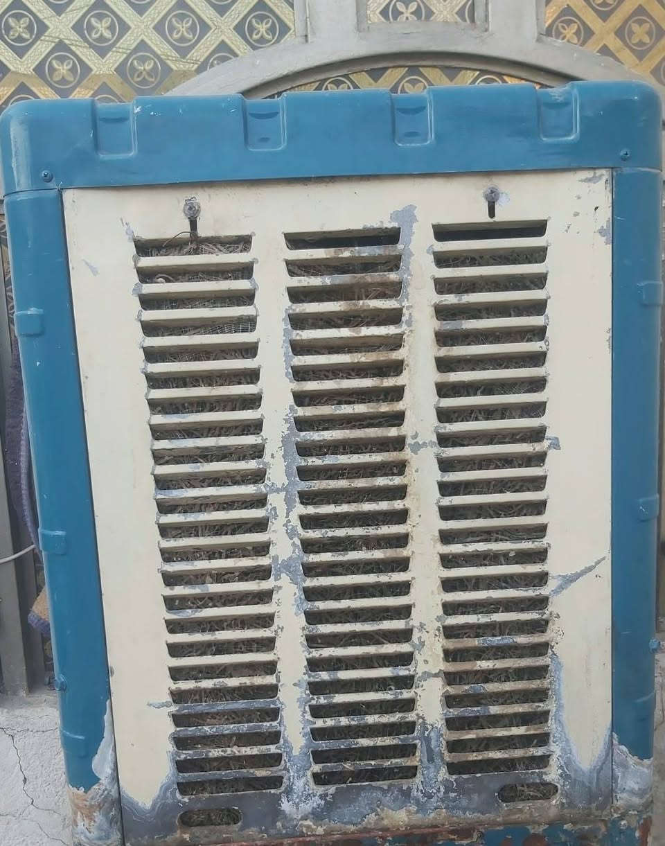 مبرده شغاله ما عايزه شي ماطور ايطالي اصلي سعرها 35 مستعجل ع البيع مكاني شارع المطار ***********
