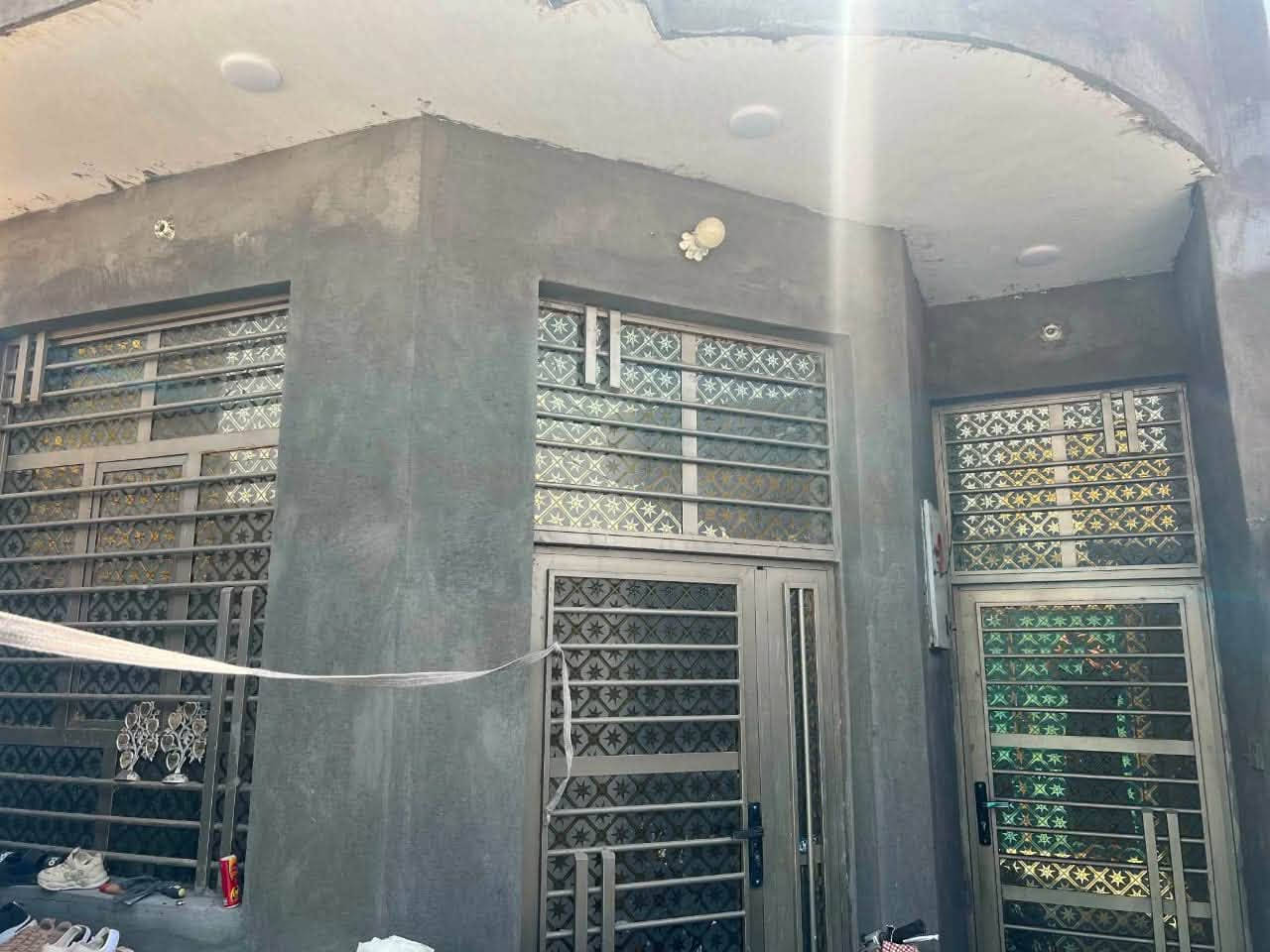 🏡 دار سكن للبيع – طابو صرف

📍 الموقع: حي الصحة – قرب شارع المختار
🏗️ بناء حديث
📐 المساحة: 100 م²

يتكون من:
• استقبال
• صالة
• مطبخ
• غرفة نوم 🛌
• حمام
• طارمة

💰 السعر: ٩٠  

📞 للاستفسار والتواصل:
***********
***********

🏠 مكتب الدناني للعقار
بيع • شراء • مقاولات عامة
