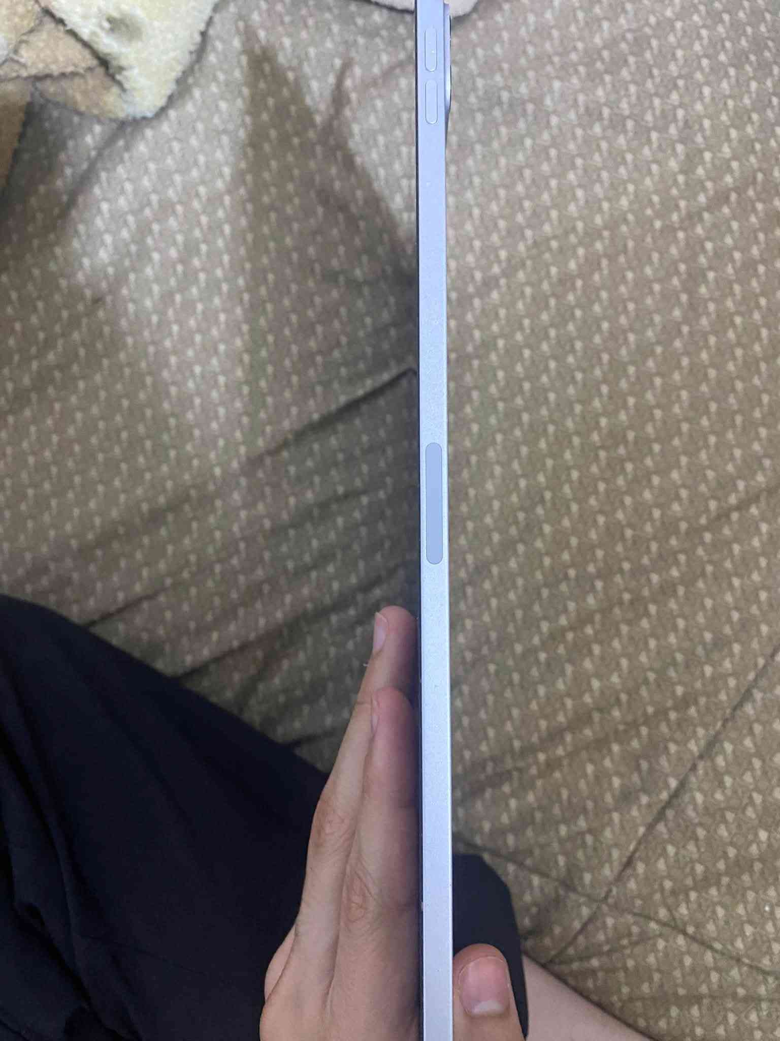 سلام عليكم ايباد ابل معالجm2عربي شرق اوسط بطاريا 88جهاز نضيف ومداخل صيانه انتبه نسخه الشرق الاوسط مو الامريكي ذكرة256جهاز فقط هاي الكامرات الي بيها فطر خفيف وممبين ومايهم اصلن علما ان جهاز 2023كارتونه ويا سعرا 800وبي مجال للشراي توصيل موجود رقم الهاتف وتساب *********** عنواني بصرة
