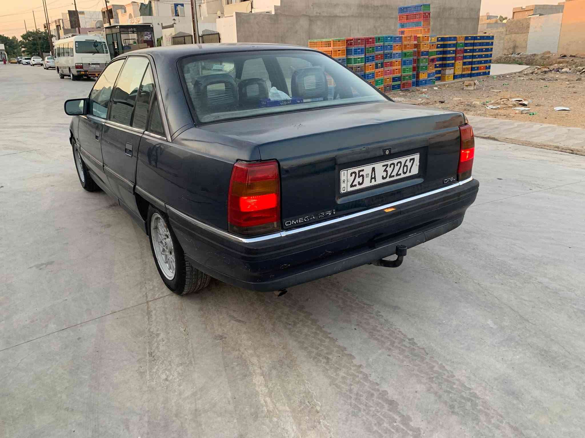 السلام عليكم للبيع اوپل اوميگه موديل 1991 محرك 2.6 بلاد مواصفات  تبريد بلادي قفل مركزي تبدأ سرعه بلاد بيها ماطور بداخل بونيت ويل حصير بلادي تايرات جديد سياره بلادييه بدون ضربه خلاص ماعده بس الباب وره سكن ويا جاملغ خلفي بيها تعديل بارد بدون قطره معجون سياره صار 15سنه ايد واحد كلش بيها بلادي ماملعوبه ابد داخلها كلها بلادي سياره جديده بدون دينار مصرف رقم كركوك دولي سنويه بسمي شخصي اني شرعي منتهي 2029 مشروع وطني سويت معامله دفتر بنزين بعدها ماطالع  گير محرك اكسل كلها بلادي شركه محرك جديده كتلوكات شركه موجود بسياره 
سعر 44 ورقه بيها مجال بصيط مكاني كركوك شورجه شرط تحويل ووكاله *********** بيها واتساب
