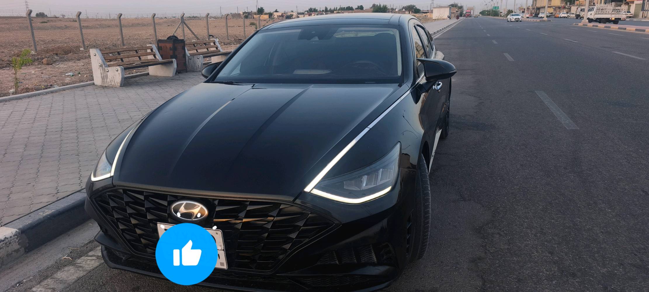 sonata sel + premium black color 2020
اعلى مواصفات من فئة sel الامريكي

محرك 2.5L  دبل نوزل 
كير AT من 8 سرعات 
بنوراما
رادار ( تنبيه تصادم + تنبيه حركة السيارة الامامية ....)
نظام ABS لحماية من التصادم المحقق + تنبيه عند الرجوع (R)
تحكم ستيرن
3 مودات للقيادة 
قيادة شبة ذاتيه 
تنبيه الخروج من المسار 
تحديد سرعة ( مثبت سرعة)
اتو هولد ( توقف اوتماتيكي)
هاند بريك كهرباء (P)
حساسات ضغط الهواء
نقاط عميه بالمراية الجانبية + تحكم كهرباء + تنبيه صوتي عند الانعطاف + انارة انعطاف 
المراة الوسطة بيها 3 ازرار قابلة للبرمجة لربطها مع جهاز اخر ( مثلا باب كراج....)
تبريد قطعتين + تبريد مناخ منفصل + التبريد ثلج 
عند تلقي مكالمة هاتفية التبريد ينصه وحده 
كشنات جلد اسود
كشن كهرباء 
كشنات تدفئة
ستيرن تدفئة 
جنطه ذكية 
جام كهرباء ( الجامات الامامية دبل جام)
قفل ابواب سنتر + قفل الجام + قفل الباب تلقائي + السيارة لا تقفل اذا كان المفتاح في داخلها 
دخول ذكي من الجانبين (باب السائق وباب الراكب) + انارة ترحيب
بصمة تشغيل + تشغيل عن بعد 
سماعات عدد 12 سماعة من شركة بووس ( boss)
شاشة كبيرة + عداد شاشة الكترونية + ابل كار بلي واندرويد اوتو 
شاحن لاسلكي
كامرة خلفية
ويل حجم 18 رياضي
عداد المشي 147 الف كيلو حقيقي 
شديتلها انارة محيطي 18 قطعة موزعة بسيارة بجميع الالوان والمودات المتنوعة + حساسات رجوع صوتية

السيارة بدون حادث وداخله سرقه جاملغات بلمقدمة ومبدليهن وصابغيهن يعني ما بيها ضربة مكفولة من ضربة البجم والجنطه والجوانب شوف صور الحادث المرفقة .....بيها فقط بارد

السيارة نظيفه وع ايدي وحته بيها كتلوك الوكالة واستخدام شخصي اديرلها بانزين محسن وفي بعض الاحيان عادي بدون اي دوانز او غير شي + دهن ماركة معروفه بدون تنقيص 

قبل 10 ايام اشتغلتها حدادة ....السيارة ما واجهت بيها اي اعطال او تعب 
ملاحظة : السيارة رقم اربيل باسم شركة معروفه وعندي بيها وكالة خاصة
 اتصل للاستفسار اكثر

سعر السيارة 170$ وبي مجال
ممكن تكتبلي شنو موقع السيارة هسه بأي محافظة/منطقة؟: 
البصرة
هل أكو أي صبغ أو تبديل غير اللي مذكور بالمقدمة، ولو نعم شنو القطع بالضبط؟: 
لا يوجد .......السيارة مكفولة من الضربة فقط حادثها سرقة او تخريب وتم اتستبدال الجاملغات الامامية
التمبل/السيرفس الدورية شنو وضعها؟ يعني آخر غيار زيت وفلتر وبواجي متى صار، وهل أكو سجل صيانة؟: 
كل فتره اسوي سيرفس واخر شي سويت حدادة وغيرت الزيت كذلك
هل السيارة عليها فحص أو صالحة تسجيل/نقل ملكية هسه؟ واسمها ينقل مباشرة لو أكو إجراء خاص؟: 
نقل او تحويل مباشره لان السيارة باسم شركة وعندي بيها وكالة
إذا تحب، شنو أقل سعر نهائي تقبل بيه وشنو مجال السوم الحقيقي؟: 
165