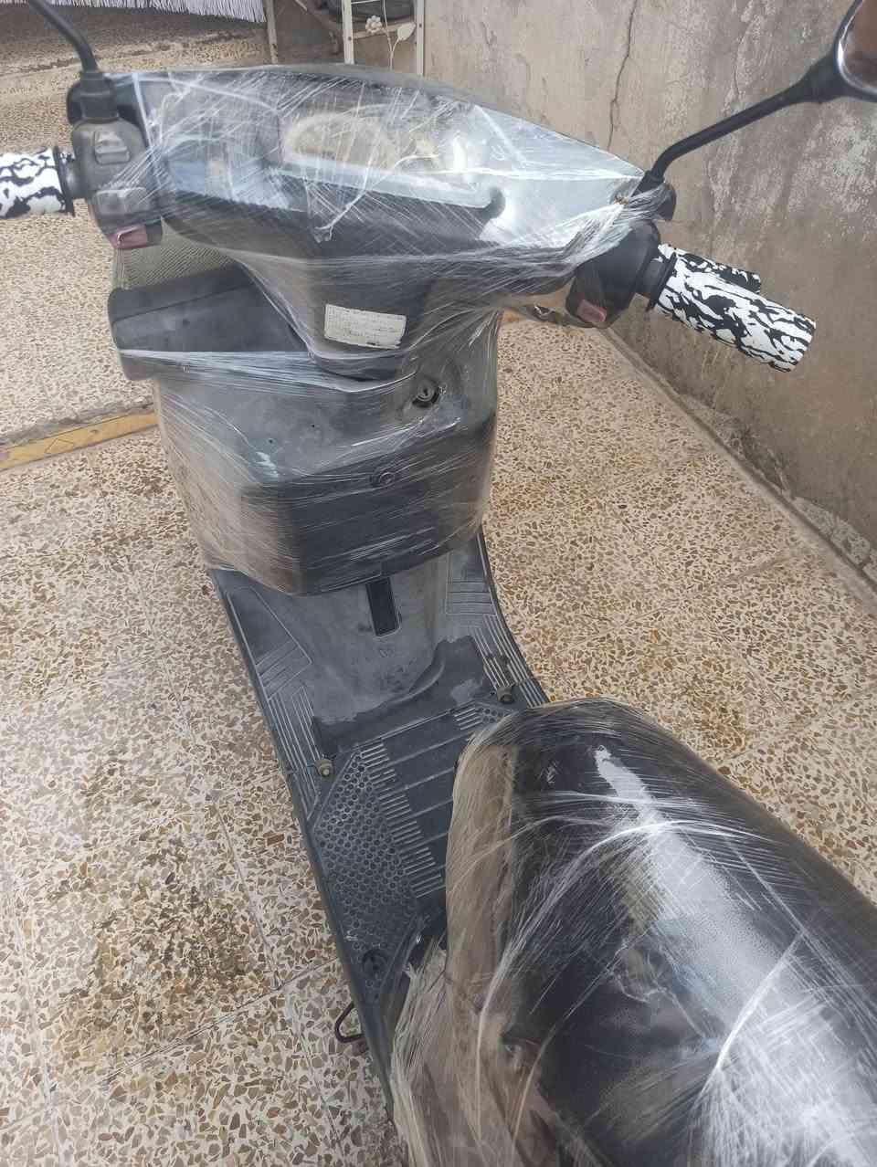 السلام عليكم ماطور بنزون ابو البرده للبيع شرط من كلشي امعمر مرا وحده تعميره درجه اولى سلف شغال هورن لايت اشير بك لايت كلو شغال الدرع كامل بس بي تقحيل السعر 250وبي مجال بصيط الشراي ينتصل عل رقم ***********
