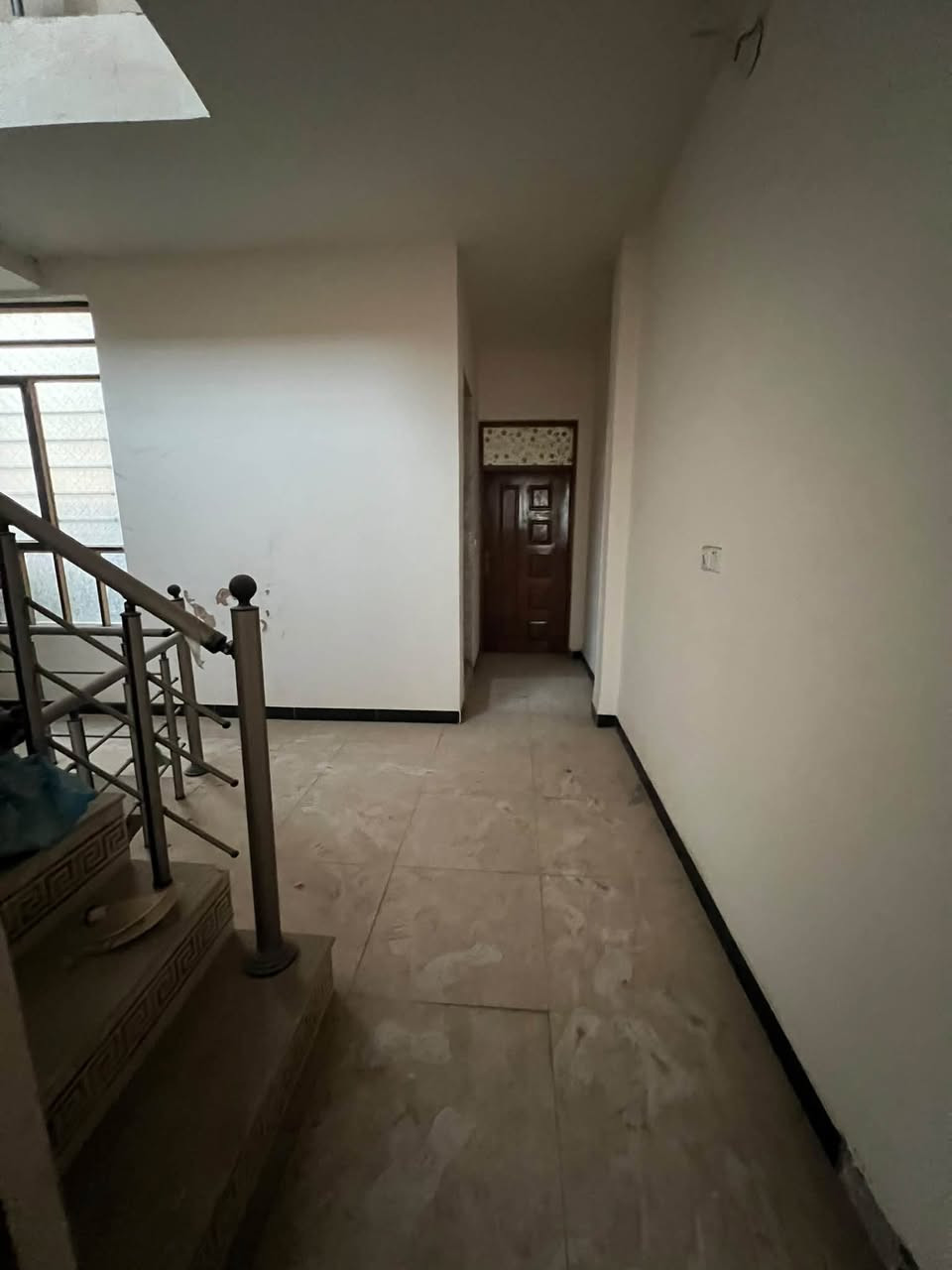 بيت بل زعفرانيه الاربع شوارع زراعي للبيع
مساحه البيت 75 متر
طابو زراعي سند 25 حجي جعفر البي وكاله+ قرار محكمه
واجهيه 5 نزال 15
مبني طابقين 
مع خدمات بل طباقين 
البيت كامل 
متواجد واتساب او تصال ***********
