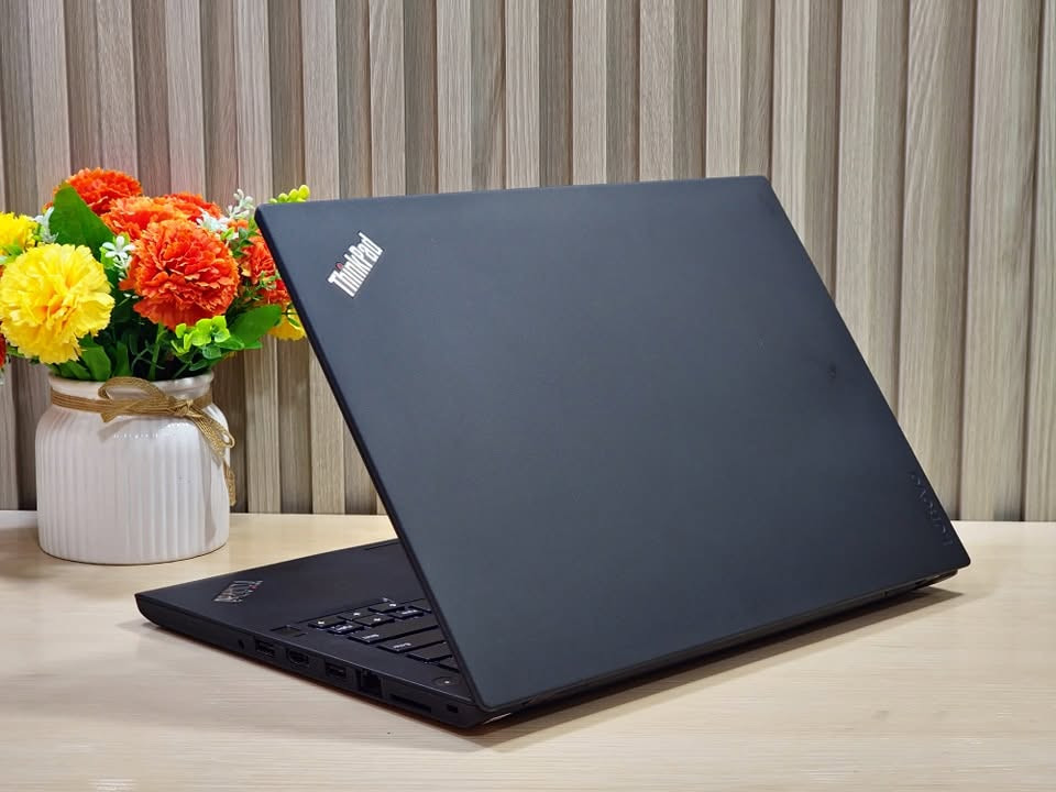 لينوفو T480 • كور i7-8565U • SSD NVMe ٢٥٦ جيجا