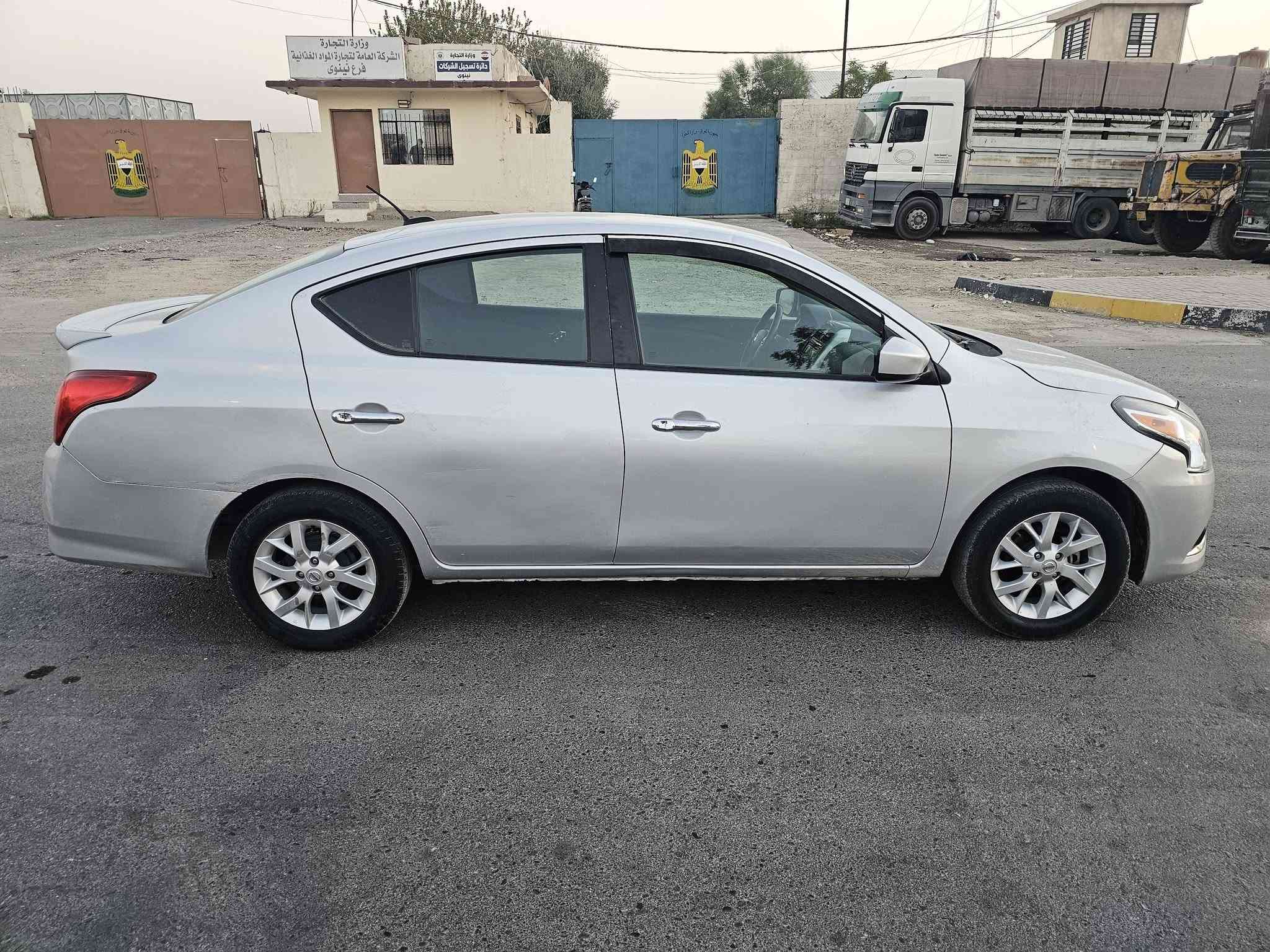 للبيع 
سعر 88 
نيسان فيرسا موديل 2018 وارد امريكي  موصفات SV
محرك وكير شرط 
تبريد ثلج 
شاشه وكامره 
تحكمات ستيرن 
جامات كهرب 
كير اوتوماتيك 
رقم نينوى الجديد شرط التحويل 
🚫بدون صبغ وبدون دعم بيها ملاحضات بارد فقط 🚫
السياره جاهزه 
العنوان موصل الايسر 
للإستفسار الاتصال 
***********
***********

