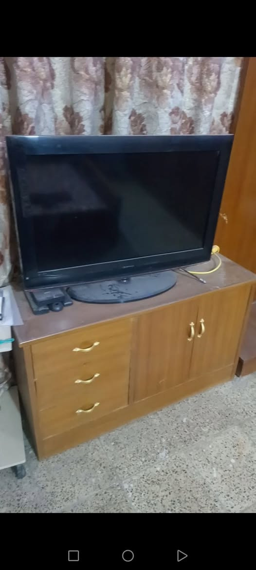 غرفة نوم 7 قطع نضيفه بس كاصين باب من الكنتور  ب175 وبيها مجال
كونفيره ب85 ضخمه
ثلاجه حجم كبير ب150 وبيها مجال
ميز و4 كراسي وطبلات 2 ب50
صوبه نفطيه صالون ب65 وبيها مجال
صوبه حمره ب30
طباخ 4 عيون ب60
زوالي كلش نضاف الوحده على 15 وبيهن زوج جوزيات
جهاز رياضي اوبتكال بي مشكله من الشمس تعبان البلاستك ويه ب30
جهاز رياضه سكس باك ب50
العاب اطفال منوعه ورحله وكرسي وخيمه شلعه ب40
تيبلام 2 قديمات ب10

والاغراض بيهن مجال للشراي
مكاني اعظميه للتواصل ***********
