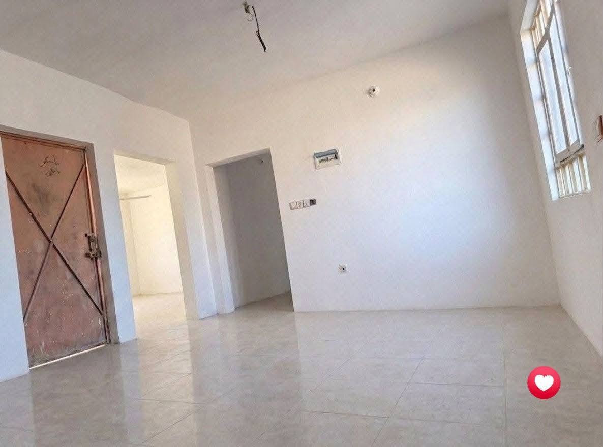 بيت للرهن بسعر 35 مليون لمدة سنتين او للبيع في كربلاء المقدسة 🏠.
المساحة / 100م   " طابقين "🤍.
الموقع / /  البوبيات ، حي الساده آل ثابت _ فرع أسواق الكوخ "
يتكون البيت من طابقين الطابق الأول: إستقبال ، صالة ، مطبخ ، حمام داخلي وخارجي ، وغرفة نوم ، ومنور "
الطابق الثاني : بناء جديد بي صالة وغرفتين نوم"
ـ  سند 25 طابو زراعي  💯 
🕌 يبعد عن الامام الحسين  2 كيلو متر 🕌 💯
السعر 90
للأستفسار أكثر ☎️ /  *********** ,, *********** / ☎️
