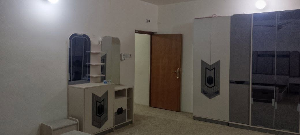 بيت لبيع مساحة 75 متر واجهي واجهي 6 ونص طابقين بناء حديث درجة اول العنوان نعيرية قرب شارع المسبح يم جامع ذات النطاقين مربع الذهبي شارع عريض السعر 215 بية مجال رقم الموبايل *********** بناء حديثة درجة اول
