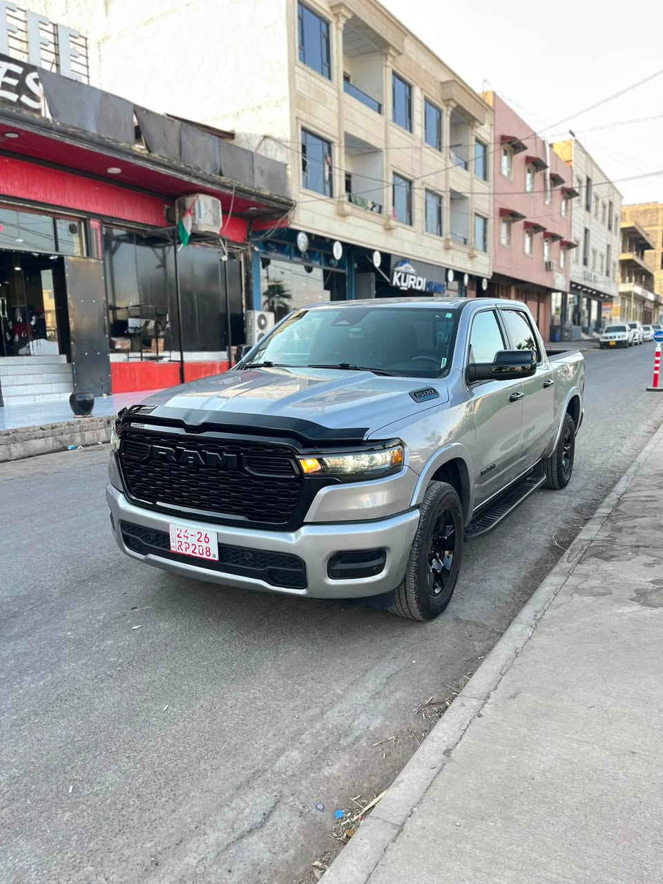 دوج رام 2025 سعر247ومجال🤯
محرك V6 ايتورك
ماشيه 18mi 
4X4دبل اكسل
مواصفات: شاشه وسط حساسات امامي وخلفي رادار شغال تحكمات ستيرن
حادث السياره : جاملغ امامي +جاملغ خلفي صبغ +نص باب صبغ بدون دواخل وشاصي بجم كبس ايرباك ستيرن ودشبول سيستم شركه 
سياره بدون رقم تترقم شمالي شرط الرقم 
سعر : 247ومجال
***********
