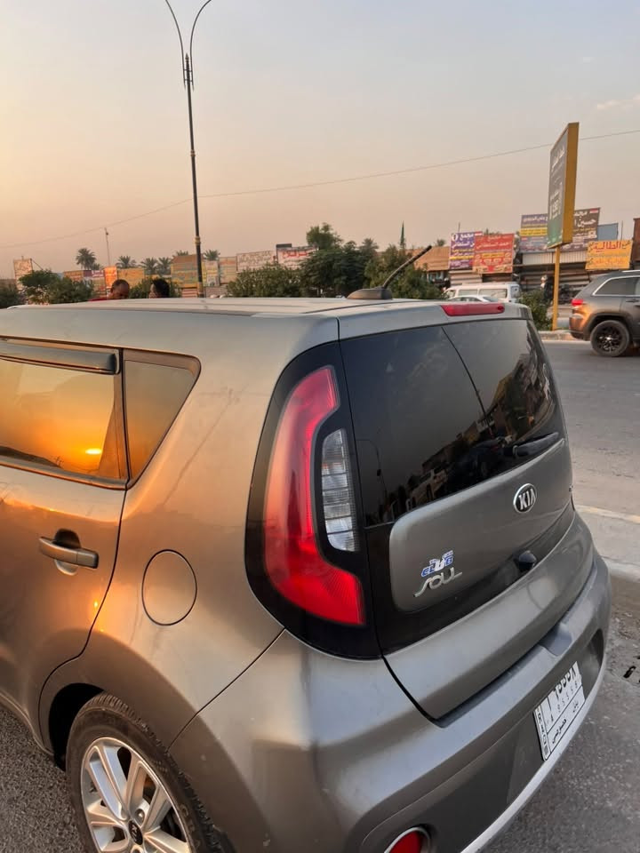 صول ٢٠١٨ كلين عدا بارد بالباب الخلفي للسايق 
رقم بابل تحويل مباشر سياره جاهزه من كلشي السعر ١١٠ وبي مجال بسيط الاستفسار رقم ‭***********‬
