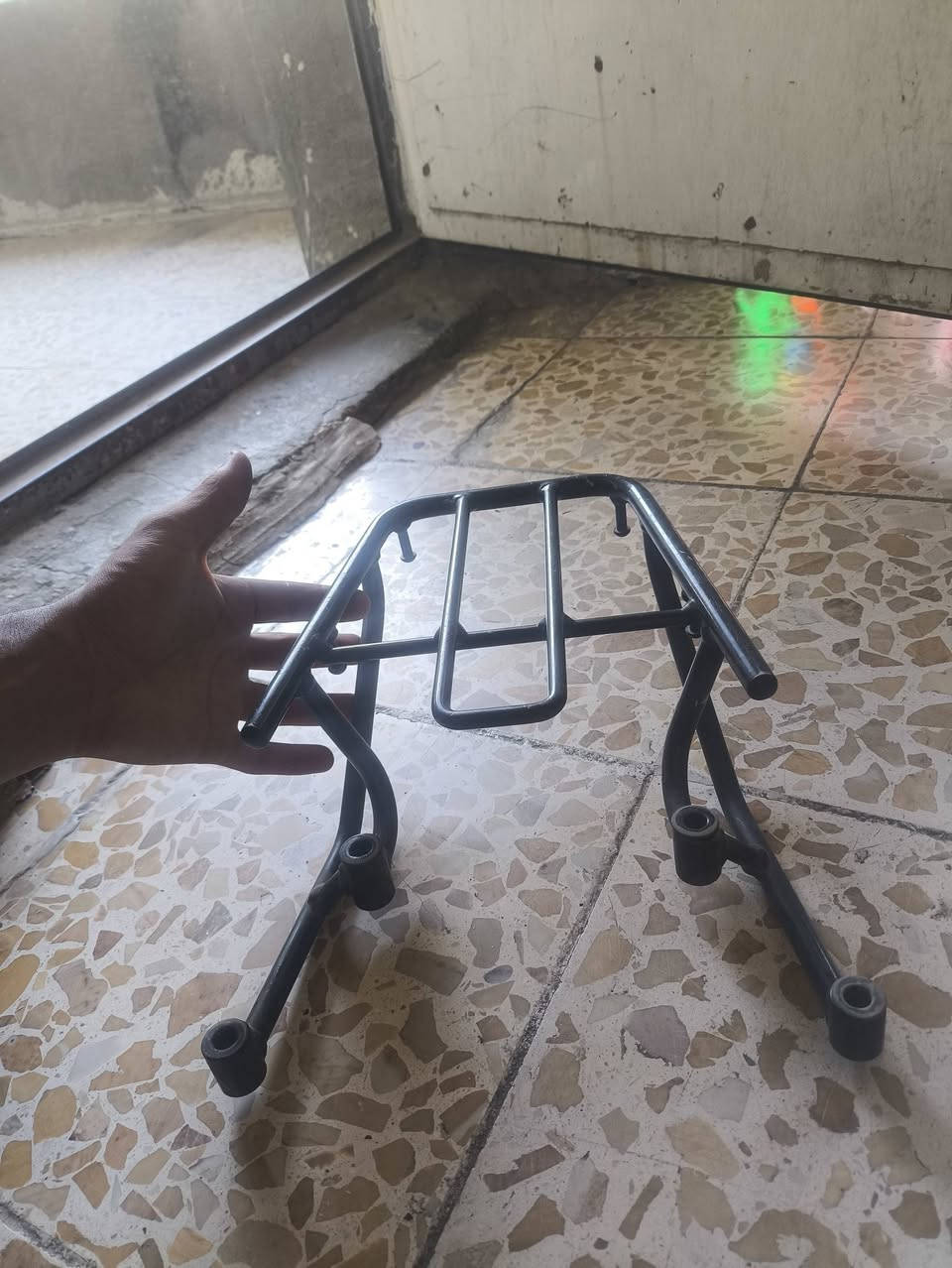 سلام عليكم ورحمة الله وبركاته
1/كابريتر سكنس 140 اصلي مال تفصيخ سعر 35 وبي مجال 
2/ويل نجمة تك واحد سعرة 15
3/مري مال سكنس سعر 10 +حمالة مال صندوق سعر 10 
مكاني بغداد 
***********
