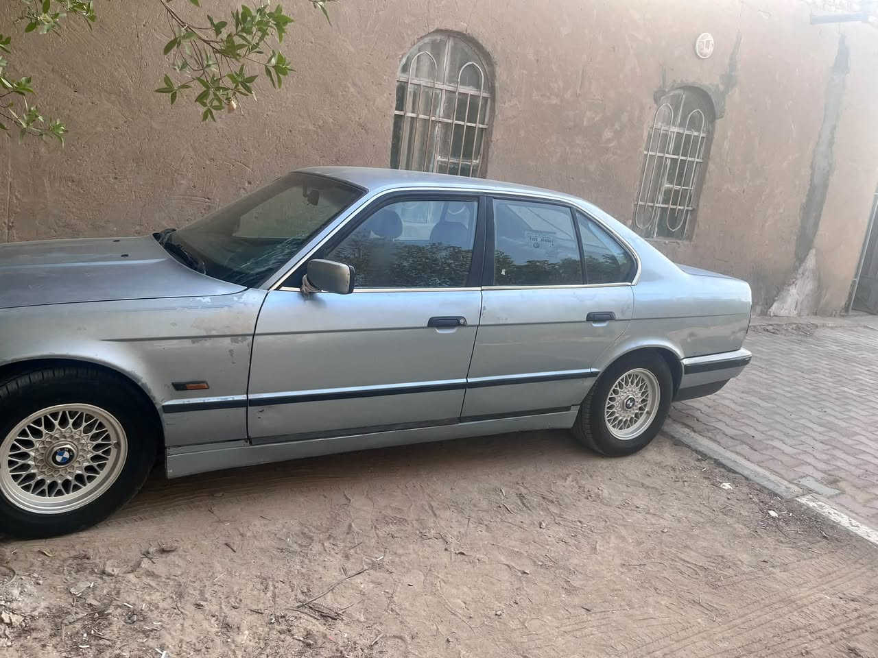 السلام عليكم BMWمسكر فانوس 525 كشنات جلد كهرباء سياره بلاديه شرط گير ومحرك مداور ثاني يوم مكان السياره السماوه ***********
