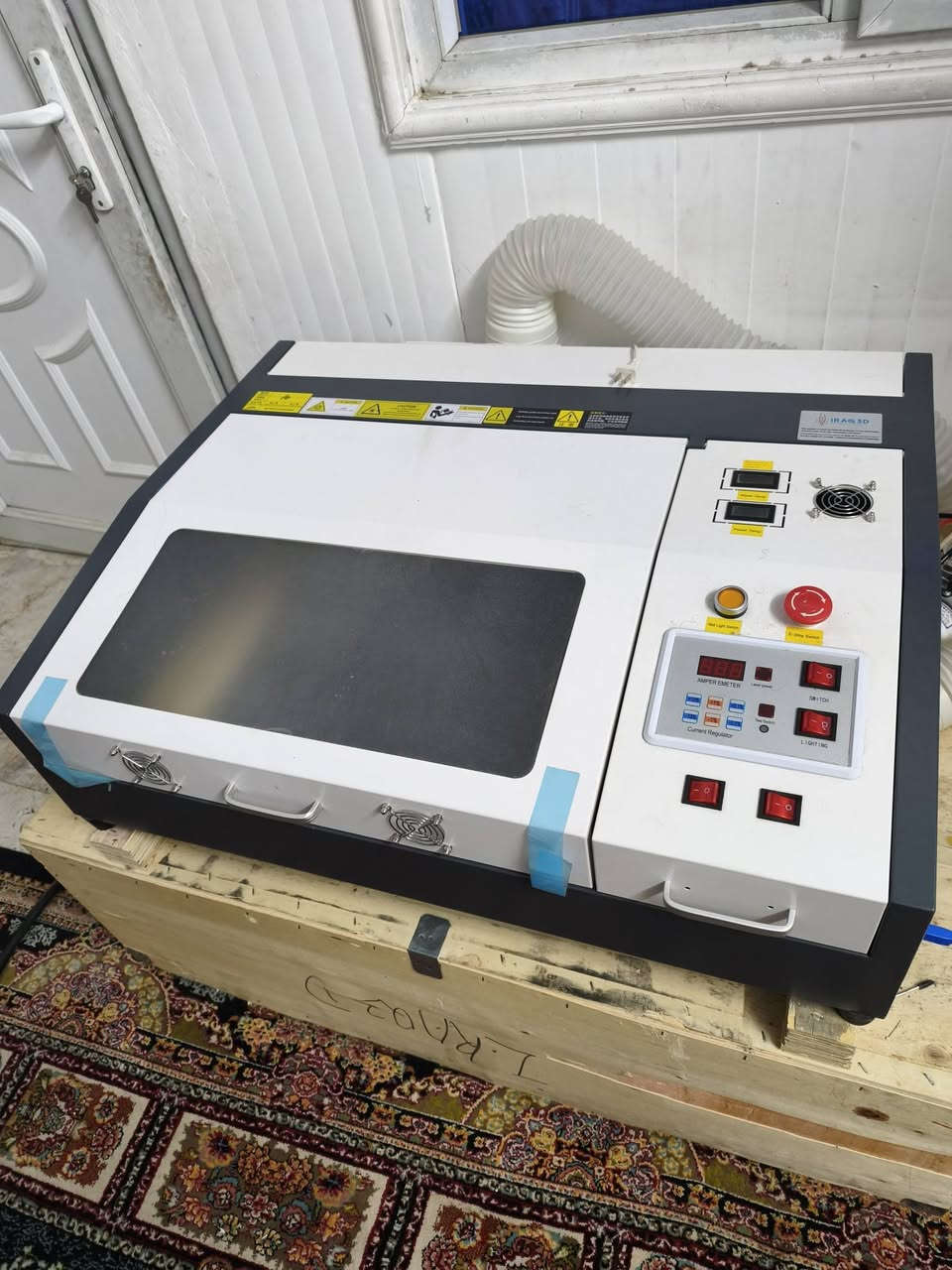 🔥 للبيع مكينة ليزر CO2 M2 — شبه جديدة وبحالة ممتازة جداً 🔥
أعرض للبيع مكينة ليزر CO2 نوع M2، نظيفة جداً واستخدامها كلش قليل، ومناسبة للشغل التجاري والهدايا والحفر والقص.
🔹 مساحة العمل: 40×40 سم
🔹 قوة التيوب: 50 واط
🔹 ساعات التشغيل: أقل من 15 ساعة فقط ‼️
🔹 الاستخدام قليل جداً والمكينة بحالة ممتازة
🔹 نظام تبريد كامل للمكينة ❄️
🔹 بيها Water Pump غطاس لتدوير المي وتبريد التيوب والمكينة
🔹 التبريد جاهز ومركب وتشتغل مباشرة
🔹 الهيد والرايلات والحركة بحالة ممتازة
🔹 بعدها ضمن ضمان المحل اللي مشتريها منه
🔹 المكينة جاهزة للعمل وما تحتاج تصليح أو تبديل قطع
💯 يعني عملياً مكينة شبه جديدة، وساعات تشغيلها أقل من 15 ساعة فقط.
سبب البيع: عدم التفرغ للشغل.
📩 للمهتم والجاد مراسلة خاص
البيع للجادين فقط.
رقم بيه واتساب: ***********
