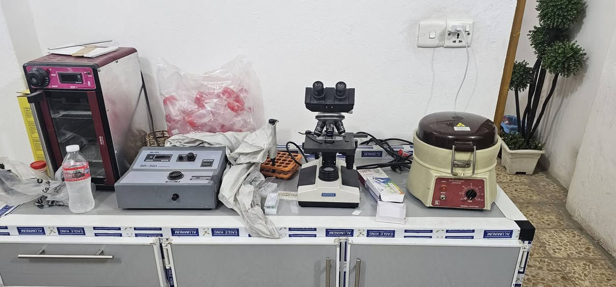 أغراض مختبر جانبي للبيع
متوفر مايكروسكوب
سنترفيوج
جهاز هرمونات ايكروما 
مايكروسنترفيوج
جهاز سبكترو نوع ابل
جهاز بلروبين
بايبيتات
حاضنه
حاسبة
طابعه
جهاز ups
كاونتر جديد
مبرده 
ترولي
***********

