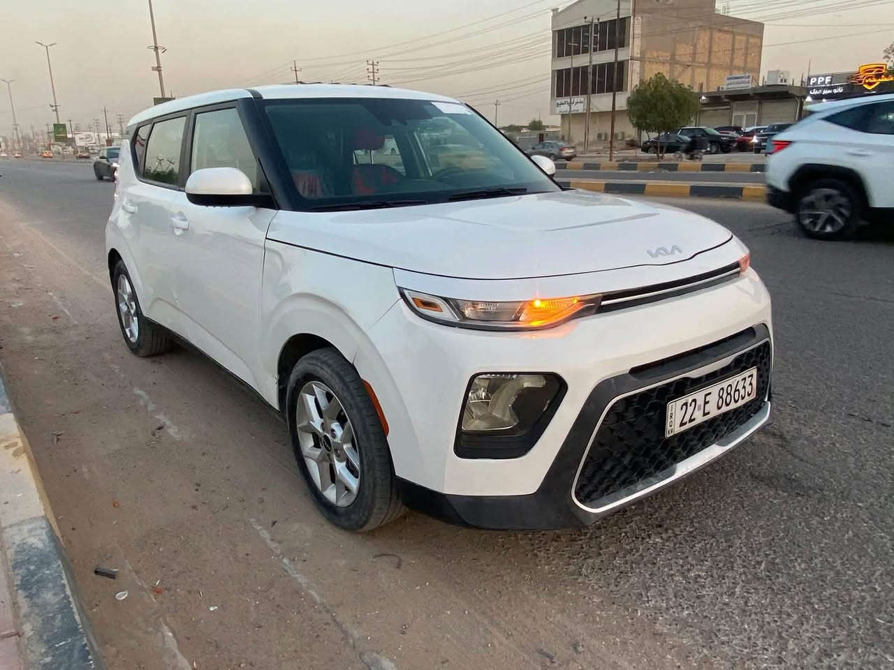 كيا صول موديل 2022
2000 دوش 

وارد امريكي 

حادثها جاملغ وباب خلفي كلش بسيط وصور السونار موجوده 

السياره تبريد ثلج 

شاشه + كاميرا

دواخلها كله جديد 

بيها قيادة ذاتية توقف ذاتي هاند بريك

المواصفات المعروفة بيها

السياره فول مواصفات ومكفوله من كلشي عدا الحادث اللي ب امريكا مالتها

مابيها اي نقص وكلش نظيفة

للتواصل والاستفسار 

***********
