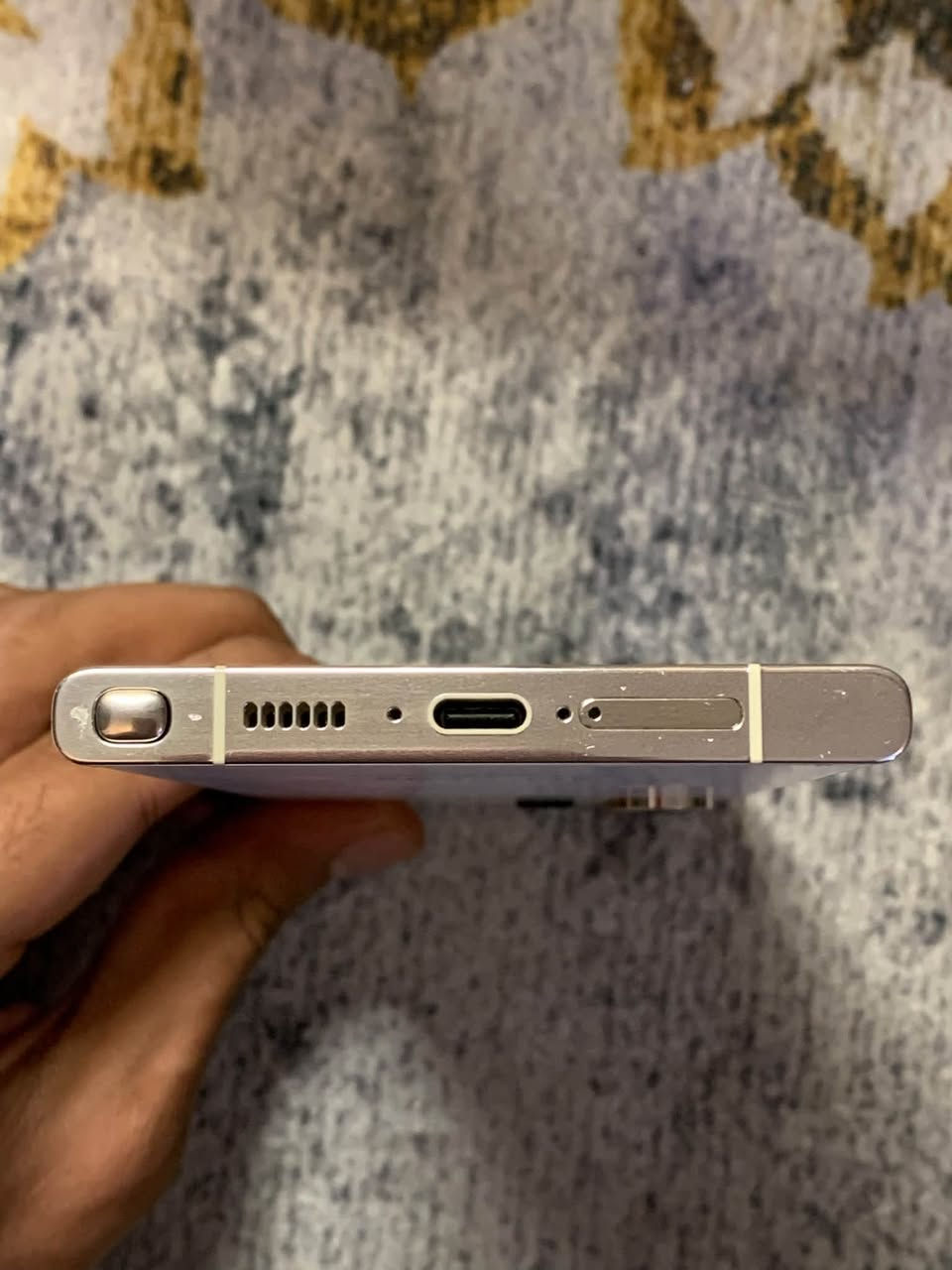 سامسونج جالاكسي S23 Ultra للبيع
ذاكرة 256GB, رام 12GB 
مستعمل, بحالة ممتازة 
بورد وسيم كارد وكاميرات واللمس شغال 100‎%‎ + ظهر وقلم سليم وشغال .
مبدل بطارية اصلية وكاله جديدة
الشاشة مكسورة 
الجهاز ممتاز جداً للمصلحين، أو لشخص يملك جهاز S23 Ultra بورد عاطل/محروق ويريد نقل الشاشة عليه، أو شخص يحب يبدله شاشة ويستخدمه.
وكأمل ملحقاته موجوده من علبة وبطارية سامسونج اصلية 45W. 
السعر 389 ألف وبي مجال 
مكاني بغداد الأمين 
للتواصل واتساب على الرقم:
+964 772 700 7716

