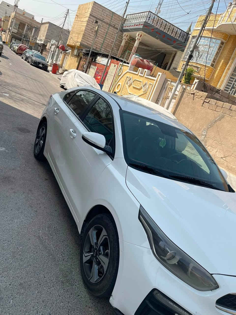 السلام عليكم سيراتو 2019 خليجي كفالة عامة بيها بارد بسيط سيارة نضيفة وجاهزة من كلشي محرك كير حدادية كلة نضيف تخم تاير جديد تبريد ثلج رقم أربيل سنوية منتهية بأسم شركة السعر 136 وبيها مجال الأستفسار الاتصال ***********
