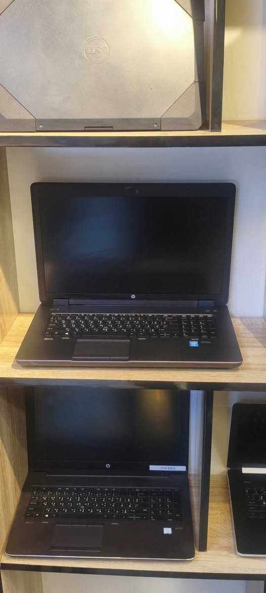 سلام عليكم 
حاسبات قاعة للبيع 
نوع الحاسبات لابتوب من نوع dell و hp 
10 قطع 
مواصفات 
Cpu ci7 جيل رابع 
Gpu 2 Gb nvidia qwadro *7
Gpu 4 Gb nvidia qwadro *3
Ram 8 Gb ddr3 
Hard 256 ssd 
Scren size 15.6 كم قطعة حجم 17
مع شاشات حجم 24 
60 hz نوع dell و hp و lenovo 
10 قطع 
الي يريد يتواصل وياية *********** واتساب
