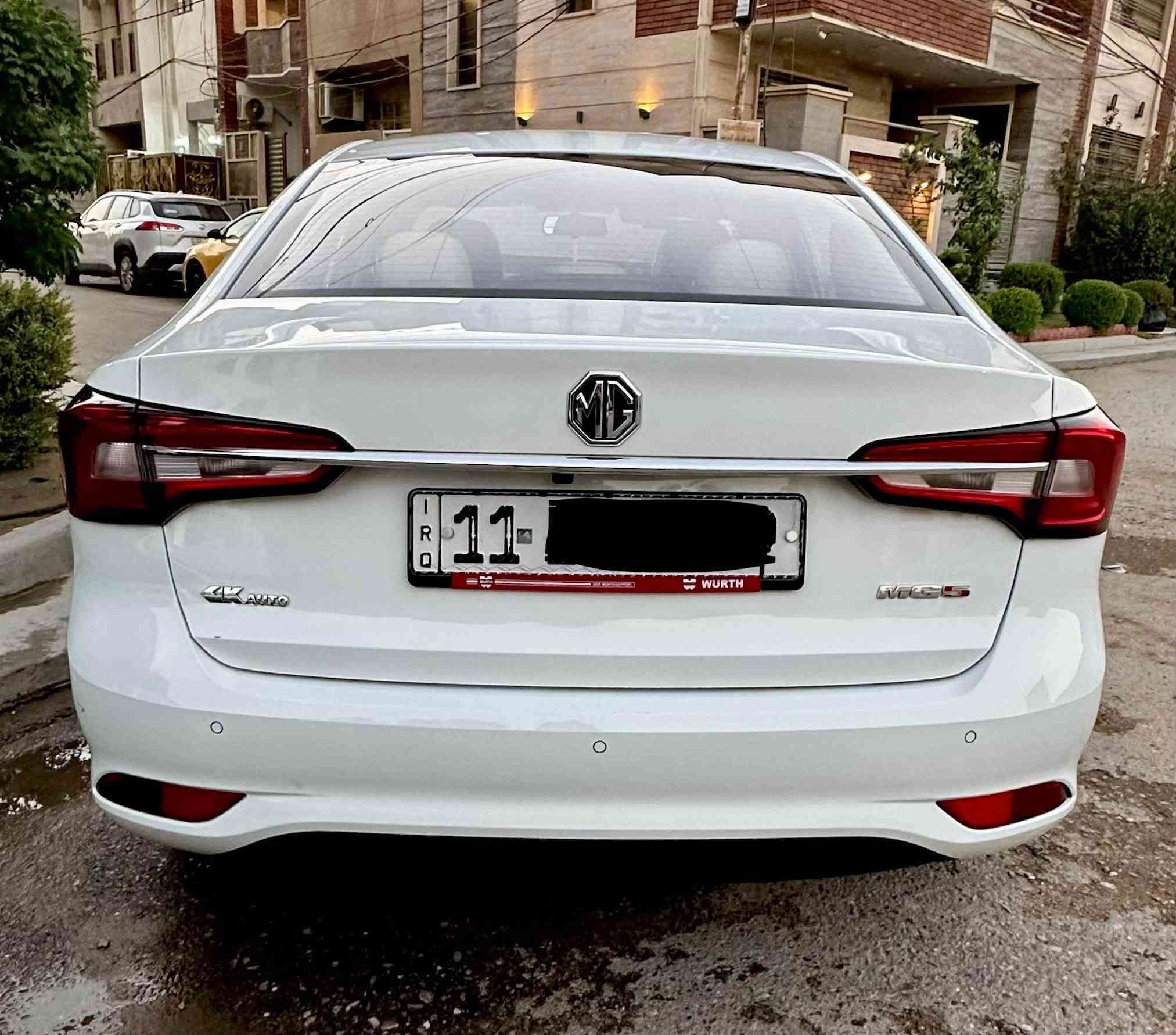 MG5
موديل 2024 اعلى فئة (LUX) فول مواصفات 

 تحكم ستيرن وشاشة 4 كامرات كراسي جلد كهرباء تدفئة
فتحة سقف مري شفط بعد هواية مميزات …
ماشية (63000) فقط بيها تكحيل بالهلال مال جاملغ
الخلفي 
 رقم بغداد باسمي هزة جديدة 
تبريدها ثلج ما شاء الله سيارة مال بيت ونظيفة جداً
مكاني المنصور

                                                                        ***********

السعر 112 وبيها مجال بسيط حك الجية
