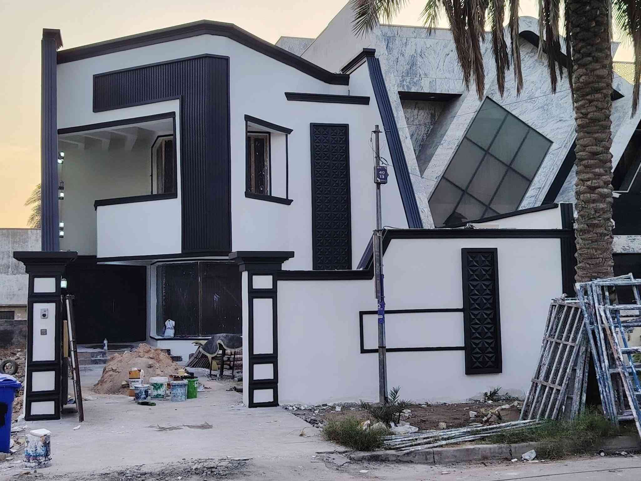 كادر نعمل كافه لاعمال تصميم الواجهيات ب احدث ديكورات لبخ سقل خشن تشميع  سيراميك وتطبيك بورسلين للواجهات جميع انحاء بغداد 📍 *********** واتساب او اتصال 📞
