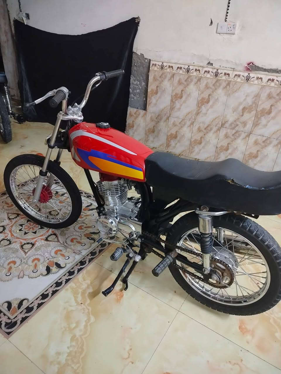 دراجات للبيع  تعمير وحده 25وحده 26 نضافه احسن من صور دراجات  نضيفات كلك لصفره 500وبيها مجال ول حمره 575قفل قفل متواجد وتساب مو شراي اطلع كبل ***********
