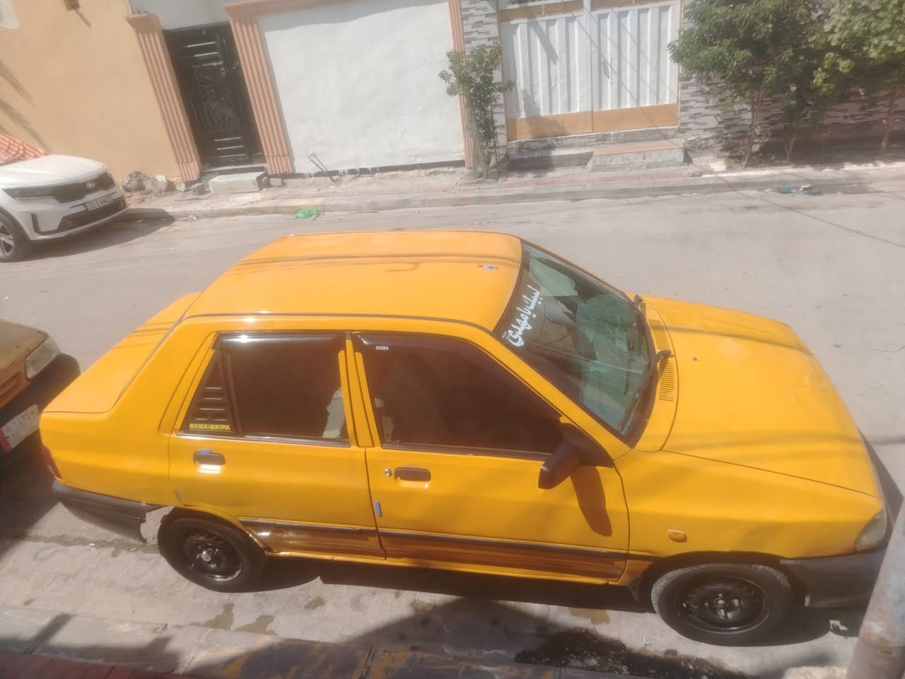 السلا عليكم سياره سايبه للبيع مديل 18 السياره لاضربه ولا تبديل بس خياسات بيها شواصي معمره و دوس و هلالات معمره السياره محرك كير نشطات تبريد بيه طبك بل الفيوز حداديه كلها جديده وبسمي السياره عنواني كربلاء حي العسكري رقم الهاتف *********** الشراي يتصل والسعر 33 وبيها مجال
