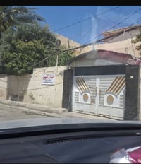 ٣٠٠م • قابل للتجزئة • طابقين