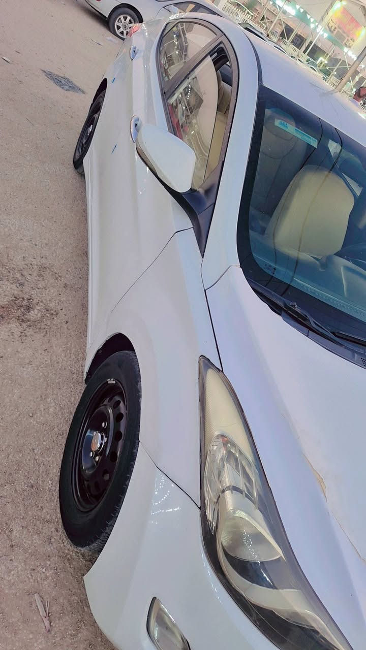 سلام عليكم النترا مضلع رقم أربيل بيها  جاملغ ايمن أمامي مبدل+ خشم البنيد
+ باب خلف السايق بي صبغ  محرك ١٦٠٠  تبريد❄
السعر ((95)) بيها مجال قليل مكان سياره نجف شارع لحولي  ***********
