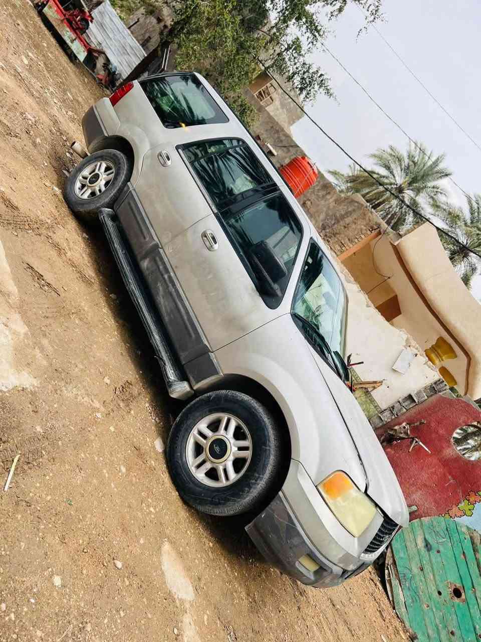 سلام عليكم
فورت اسبكيشن. ٢٠٠٣
تسعه راكب سياره بلاديه بدون صبغ كير ومكينه كفاله 
مال مزاد وزارة داخليه بيه كتاب بسمي كتاب ترقيم كامل بس تمشي معامله اسويلك وكاله وترقمه 
*********** مكان سياره كربلاء معارض حي صناعي 
سعره ب٤٨

