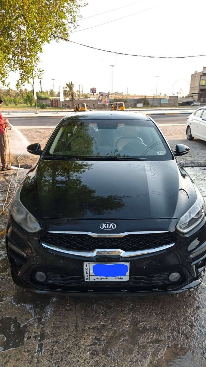 كيا فورتي 2020 باسمنة مصبوقة عام رقم الهاتف *********** السعر 100$ وبيها مجال المكان التواجد القدير
