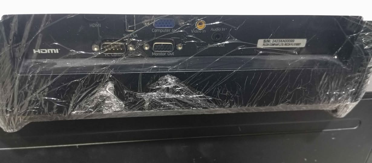 داتاشۆی ڕیکۆی یابانی لێزەری  سینەمای 3D  4k  DLP    تێبینی  بۆهەموو  شوێنێک دەبێت بۆپارکو قاعە گەورەکان دەبێت دیقەیەکی زۆرجوانی هەیە ڕوناکی زۆر بەهێزە 
نرخ    ۳۰۰ دۆلار 
ژ م     ۰۷٥۰۱٥۱٨٤۲٨ رانية, السليمانية
