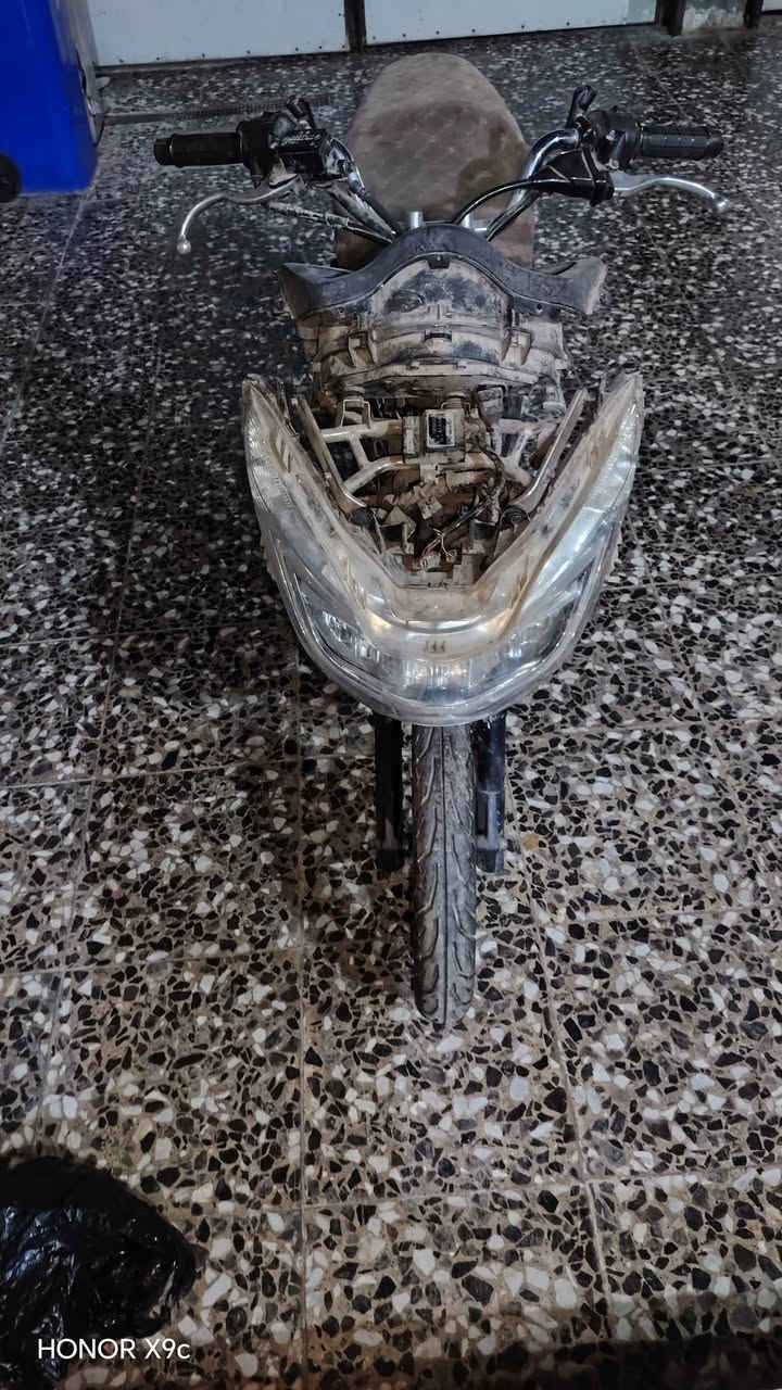 يهه السلام عليكم Pcx جيل ثاني ابيع كوم حديد دراجه طافيه كفرات كامله اكو كم كفر امفطر 700 وبيهه مجال

نص مكتوب في الصور:
- HONOR X9c