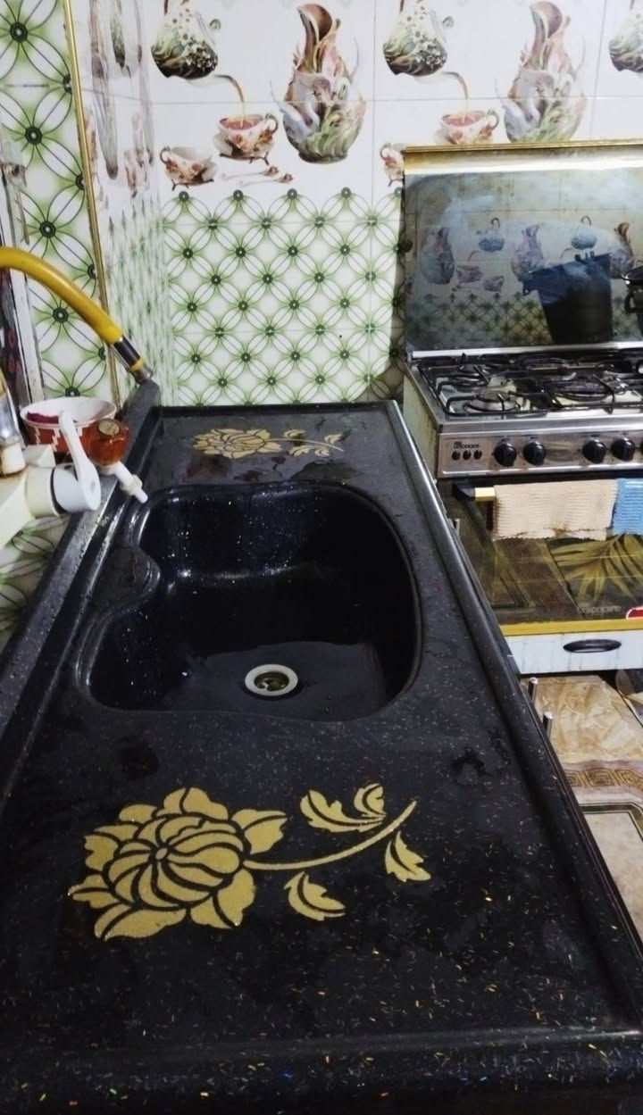سلام عليكم كاونتر للبيع نضيف سنك مرمر الشراي يجي ع رقم ***********
