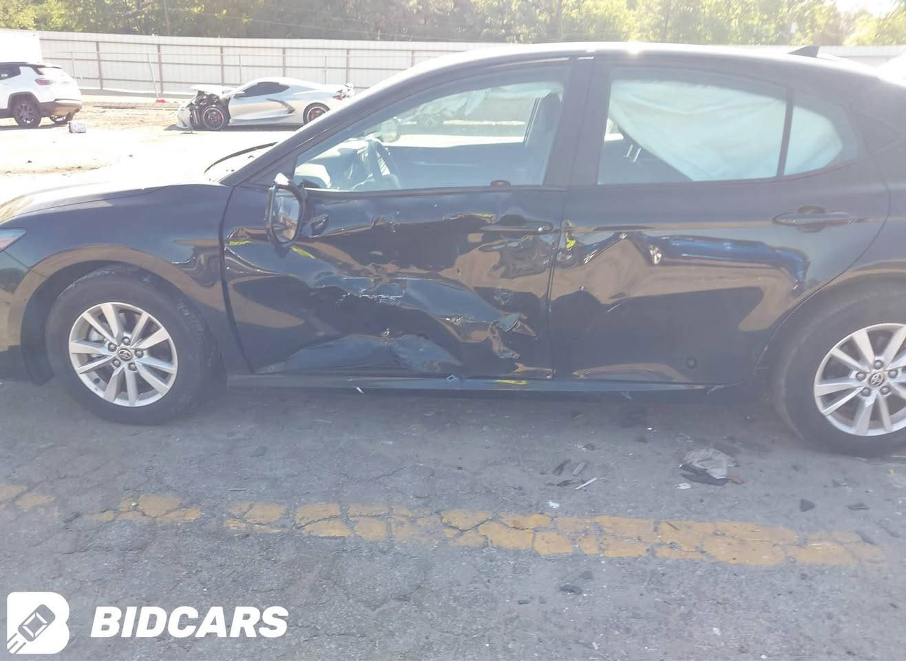 Camry Le 2025 
15000 mile 
ايك پارجه سبخ ايك تعديل و دوو به قسه ايرباك سقف سيستم
***********
Duhok دهوك, العراق
