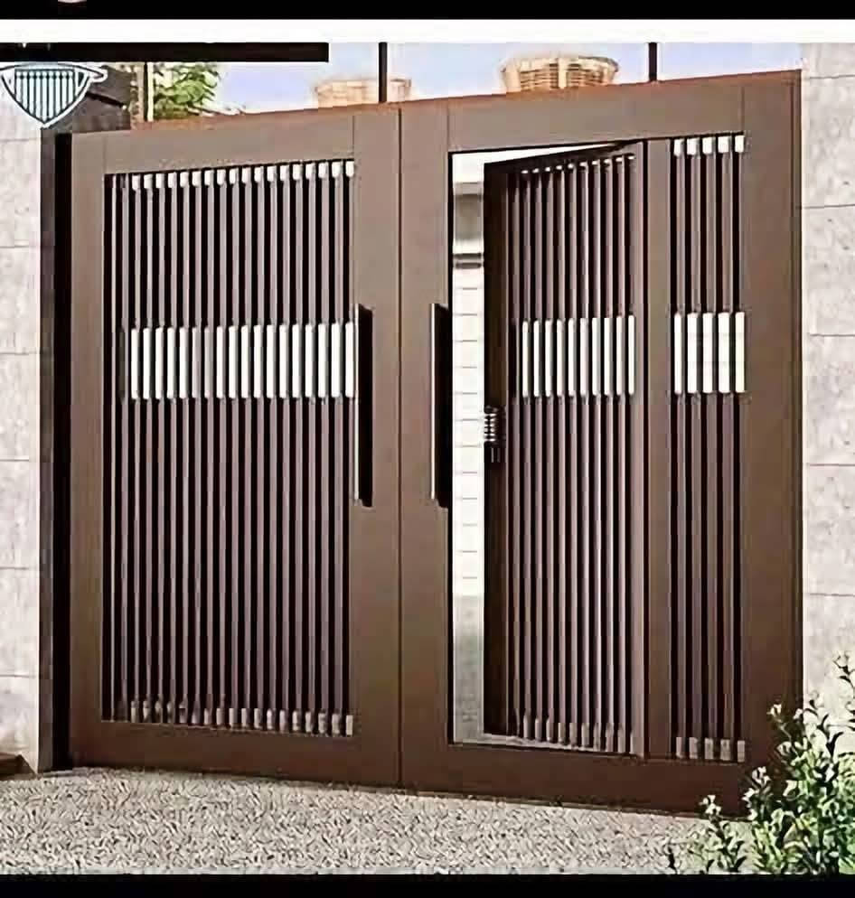 معمل حدادة ونجارة المصطفى
لبيع الابواب والشبابيك الحديد
               جراجيب وابواب خشب

الفريم جنل تركي والتقطيع ملم ونص تركي 
الفريم بوري شخاطة والتقطيع ملم ونص 

                سعر المتر تفصال
                  45 الف 
                  50 الف
                  55 الف
                  60 الف
                  65 الف  
                  70 الف
                  75 الف
          
      سي أن سي 2 ملم المتر 85 الف

                العمل درجة اولى 

              باب  1* 2 السعر 160 الف

             باب.  1* 2.70  السعر  175 الف

              باب. 1 * 3 السعر 200 الف

           باب  1.25 *2.70 السعر 225 الف

            باب. 1.25 *3. السعر 250 الف

             باب بليت كبس السعر 80 الف

           شباك 90 * 2 السعر 120 الف

          شباك 1 * 2   السعر 125 الف

         شباك  1.5 *1.5 السعر  145 الف

         شباك 1.5 * 2  السعر  155 الف

       شباك  2 * 2  السعر  175 الف 

      شباك  2 * 2/5  السعر  230 الف

     شباك  2  *  3  السعر 250 الف

          باب خشب صاج عراقي طبع 
           السعر  80   الف

           باب خشب صاج عراقي نقش 
           السعر  80  الف

        باب خشب صاج عراقي ساده
         السعر  75 الف 

        باب خشب تركي 65 الف

جرجوبة 1 * 2 السعر 60 الف

جرجوبة خشب روسي                 1 * 2.70  السعر 75 الف

جرجوبه خشب روسي                 1 * 3 السعر 100 الف

جرجوبه خشب جاوي افريقي                 1 * 2.70 السعر 125 الف

جرجوبة خشب ماليزي                 1 * 2.70 السعر 160 الف
                                    
         ابواب الخشب مصبوغه وكامله مع الكيلون 

                         العنوان 

                    بغداد حي اور  

            موبايل ***********

نص مكتوب في الصور:
- تحديد ٥ من الصور ٦:٥٤ ص