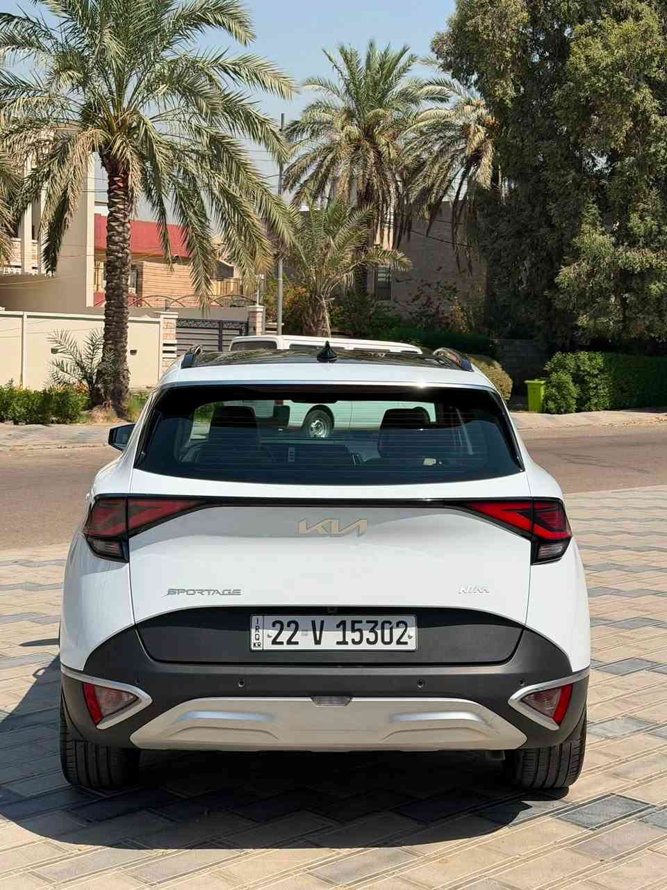 السلام عليكم
كيا سبورتج 2025 رقم اربيل شرط التحويل 
 ماشيه 31.000 كيلو متر 
فول موصفات 
بنوراما 
بصمة 
كشنات جلد لون بيجي 
كشنات تدفئة و تبريد 
ستيرن تدفئة 
ويل حجم 19
مري شفط اعلى موصفات 
بيها بارد بالجاملغ الايمن شبر  و بي تكحيل بسيط 
السعر 225$ وبيها مجال بسيط 
بغداد حي الجامعه 
***********
