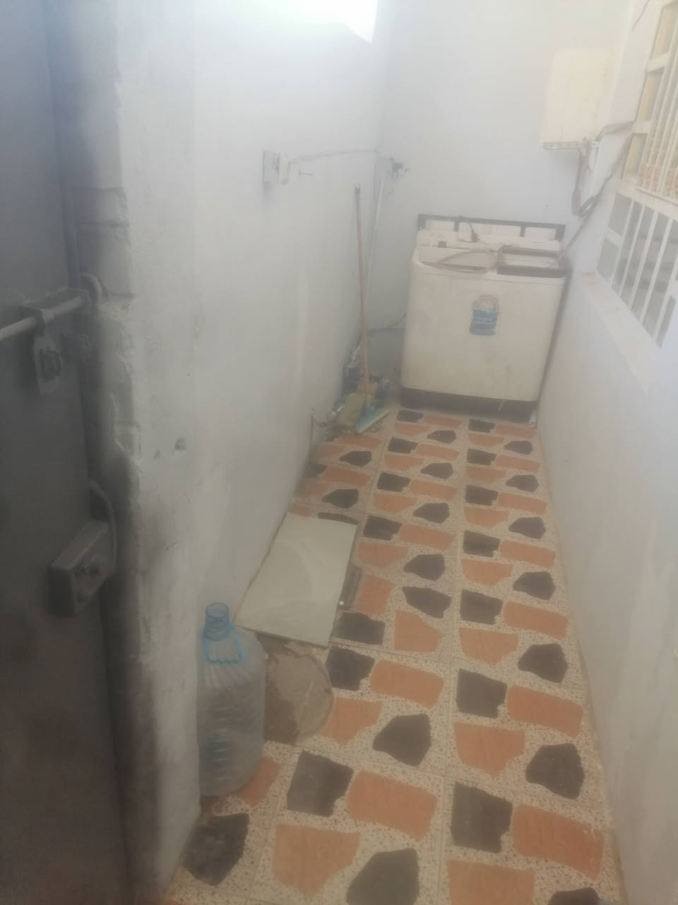 نزله للحمام • ٥٠م • ٣ طوابق