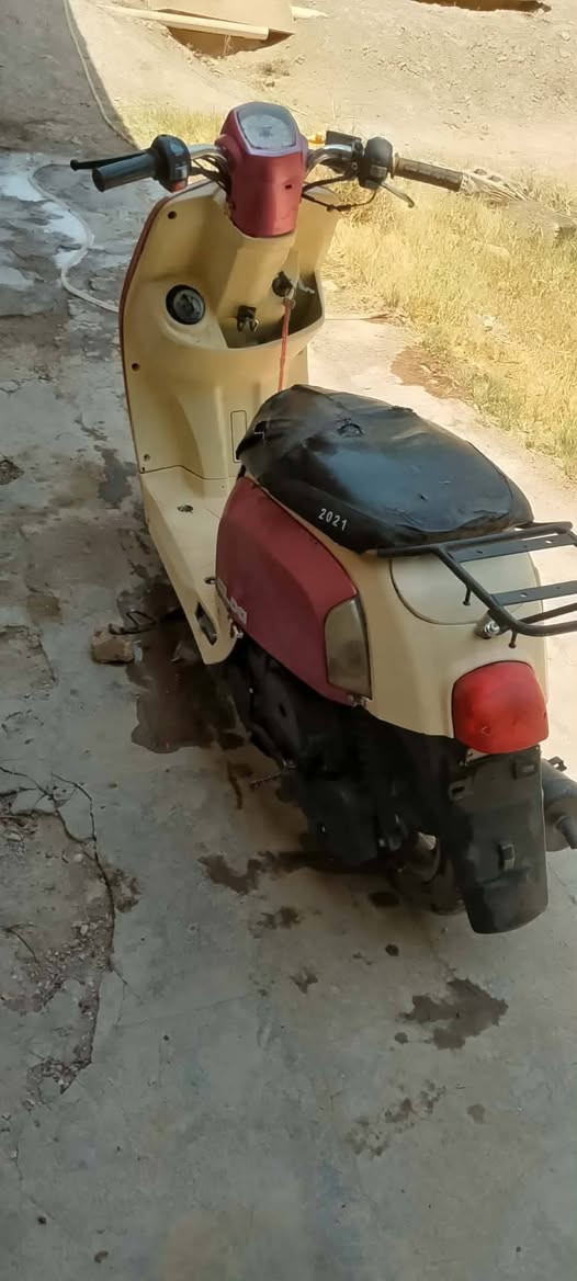 بوليس كابريتر لبيع دراجه حلوه مرتبه كفرات بلاد مكينه مفتوح مسوي.(والفات)  دراجه نكره سلف نقص دراجه كلوب بك لايت مال شاير خلفيه وستانه وسطيه فقط سعر 475بيه مجال حك جيه مكاني بابل سده الهنديه العلكايه ***********
