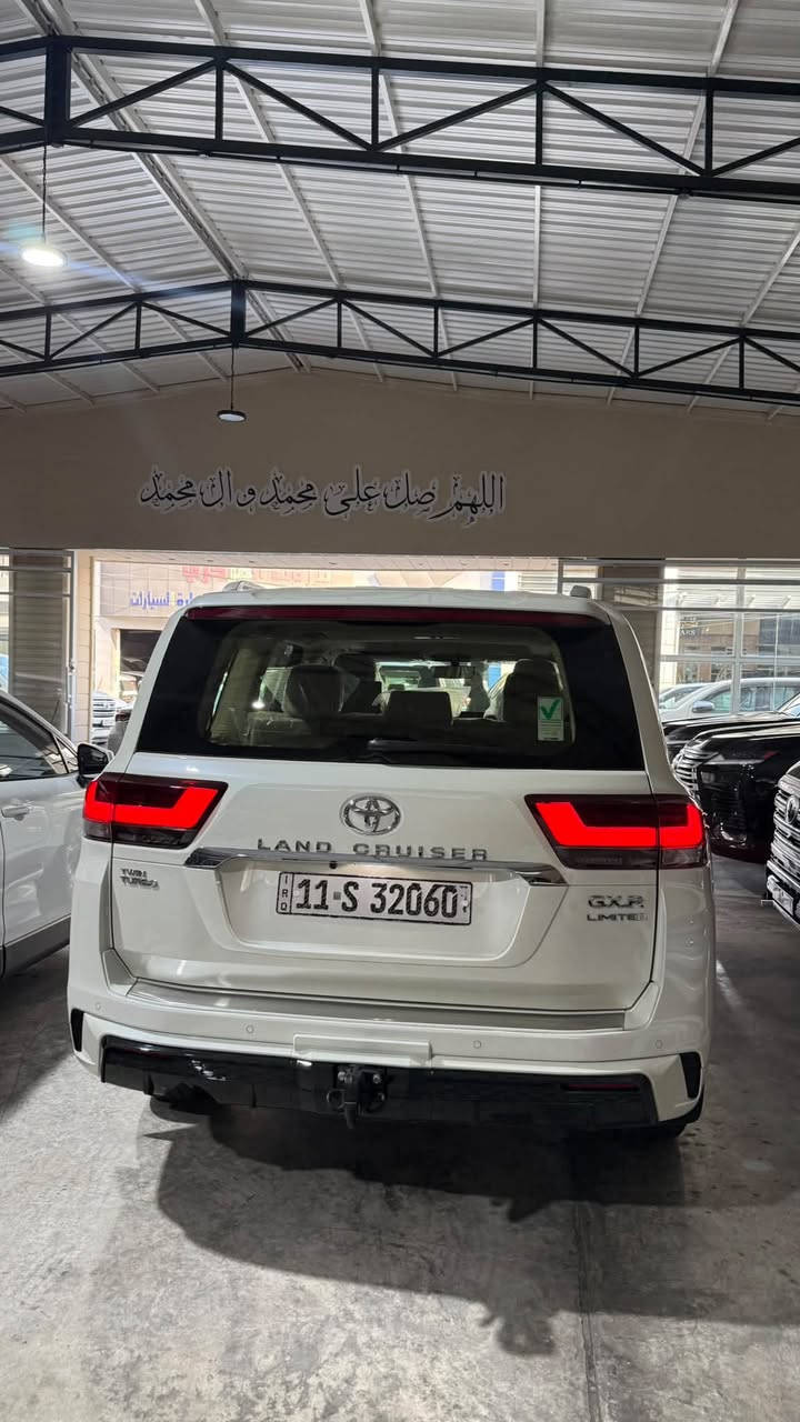 السلام عليكم 
لاندكروز 2023 ساز 
توين تيربو 
ليمتد
مغلفة 
ماشية 23 الف 
جديدة كلش مكفولة كفاله عامة
ابواب شفط 
صندوك كهرباء 
كراسي تدفئة تبريد 
كراسي كهرباء 
جلد 
شاشة جبيرة 
سماعات جي بي ال 
حساسات امامي خلفي 
ماوس 
شاحن لا سلكي 
شباك led 
سايد بريك دكمة 
كامرات محيطية 

ارضياتها بعدها بلجيس
جديدة كلش 

السعر :64 الف وبيها مجال 

***********

معارض النهضه / الفرع الثاني /معرض زيد لتجارة السيارات .
