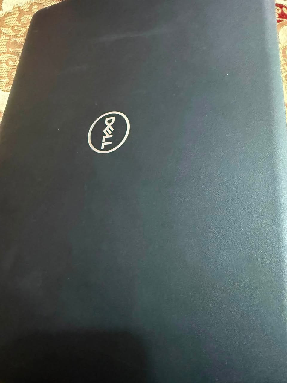 المعالج: Intel Core i5 - الجيل الثامن
عدد الأنوية: 4 أنوية / Threads 8

كرت الشاشة: Intel UHD Graphics (داخلي)

الرام: 8GB DDR4 (قابلة للتطوير)

التخزين: 256GB SSD (سريع جدًا)

حجم الشاشة: 13.3 إنج

نوع الشاشة: LED Anti-Glare (مضادة للانعكاس)

HD Webcam :الكاميرا

الصوت: ستيريو + مايك مدمج

Wi-Fi :الاتصال

لوحة المفاتيح: مريحة للطباعة

البطارية: جيدة وتدوم لساعات عمل

الوزن: خفيف وسهل الحمل

النظام: ويندوز مثبت وجاهز للاستخدام

الحالة: نظيف ومفحوص %100

مكاني كربلاء للاستفسار واتساب ***********
