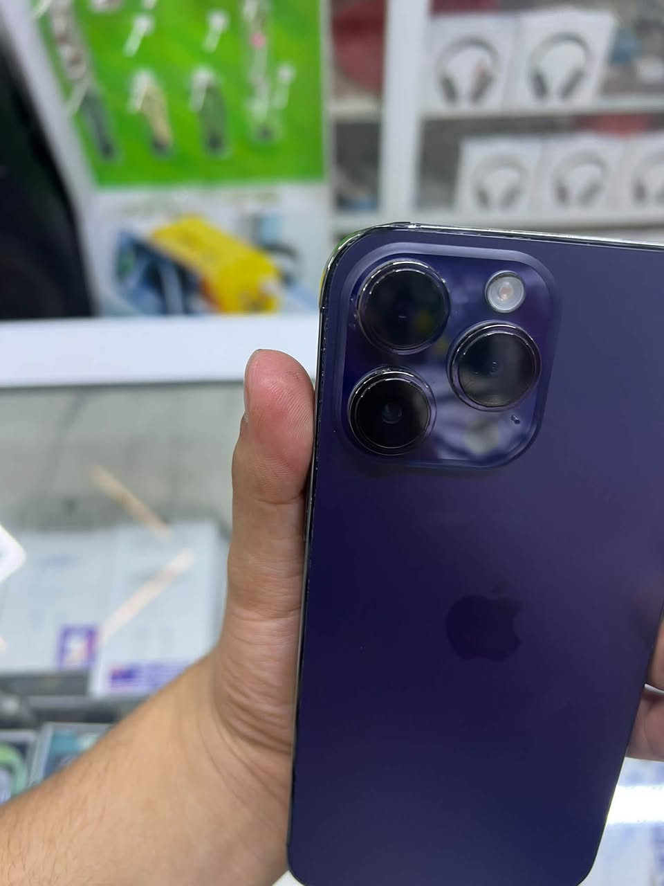 السلام عليكم للبيع ايفون14برو ماكس ذاكره 128بطاريه مبدلى اصليى 100 فقط هاذي الطخه بل شاصي من فوك ال
سعر650الف***********

