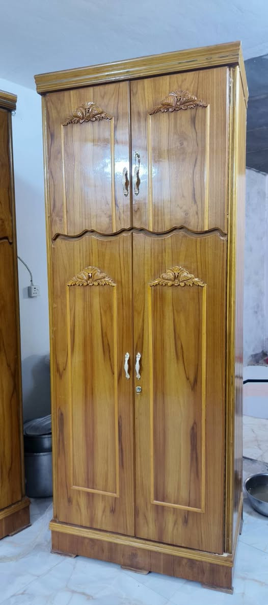 السلام عليكم 
غرفة نوم خمسه باب اخت الجديده شغل درجه اولى تسكام الحي نضيفه كلش غرفه ثكيله بعدها جديده  
الاستفسار لاتصال ***********
